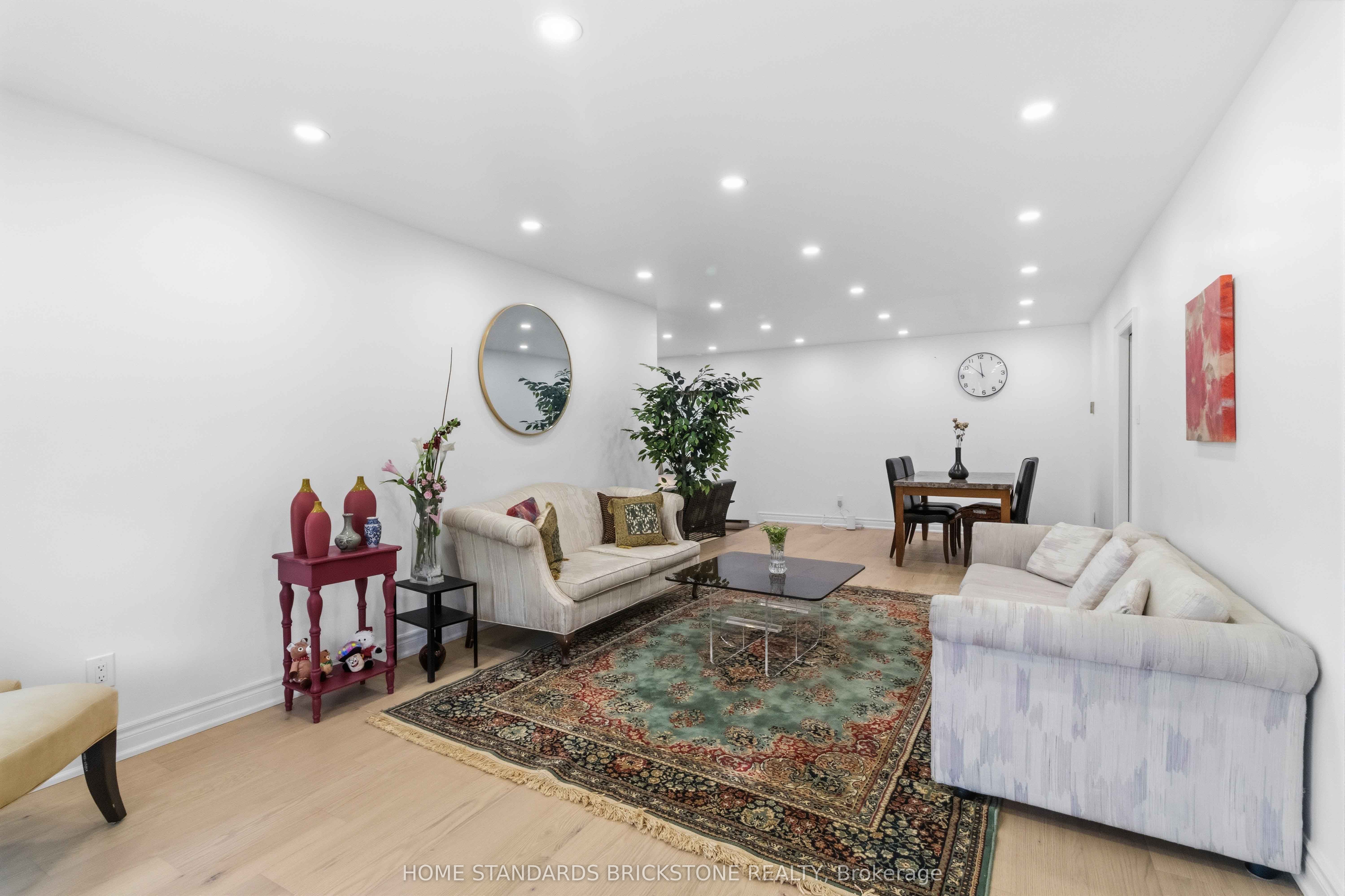 220 Torresdale Avenue Main, Toronto, ON M2R 3E8 photo 4