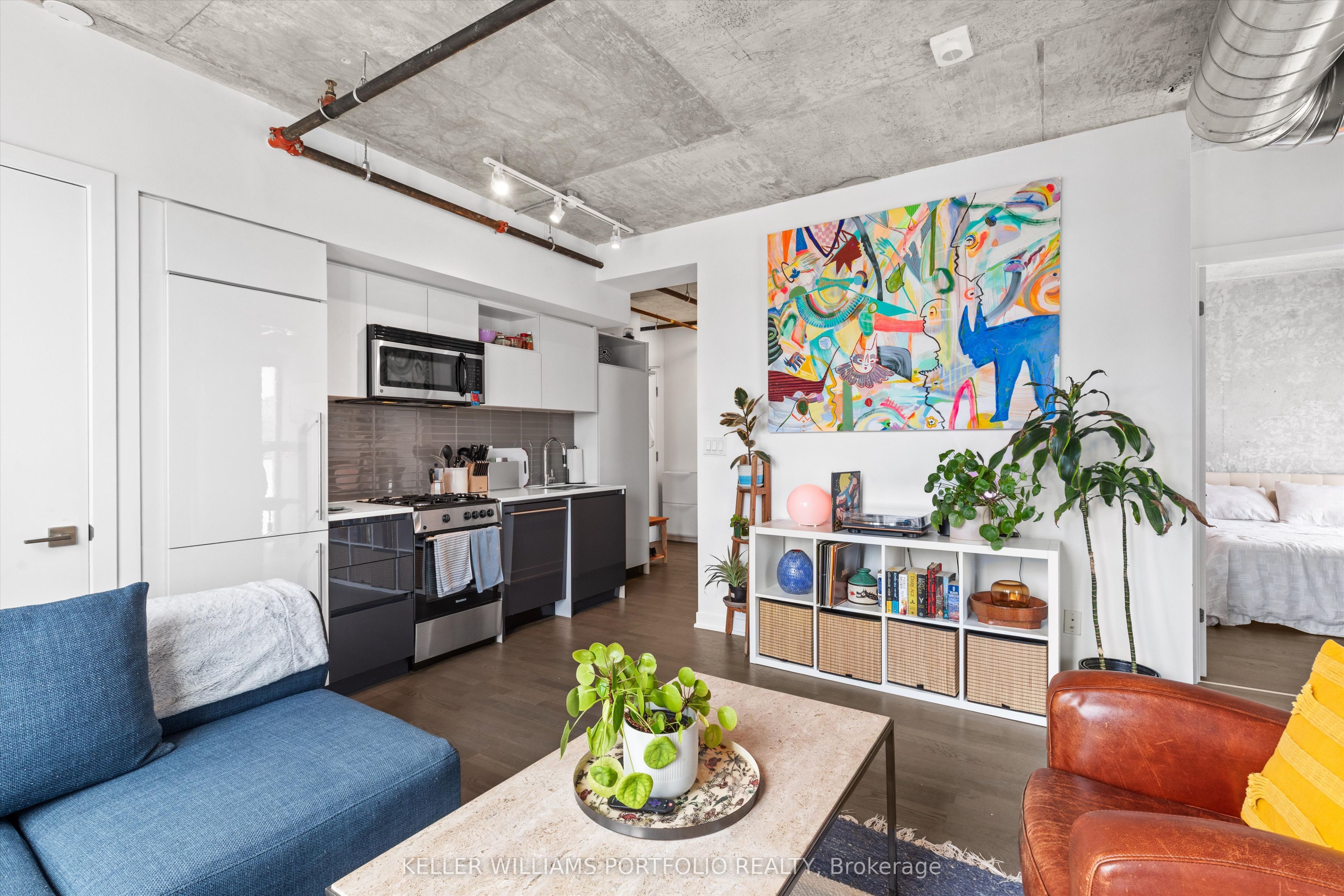 109 Wolseley Street 404, Toronto, ON M6J 1K1