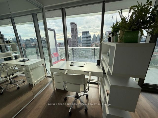 70 Distillery Lane 2401, Toronto, ON M5A 0E3 photo 5