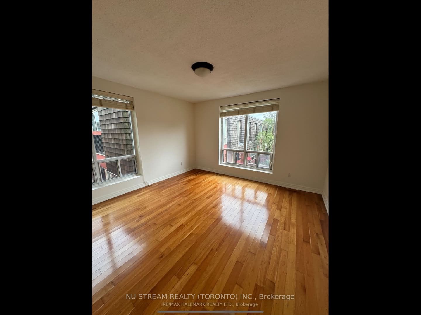 4- 75 Upper Canada Drive Main, Toronto, ON M2P 2A2 photo 4