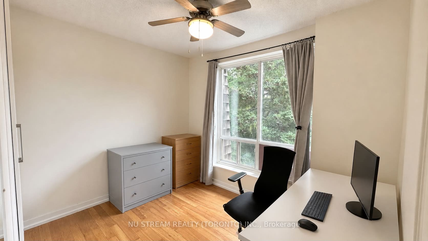 4- 75 Upper Canada Drive Main, Toronto, ON M2P 2A2 photo 5