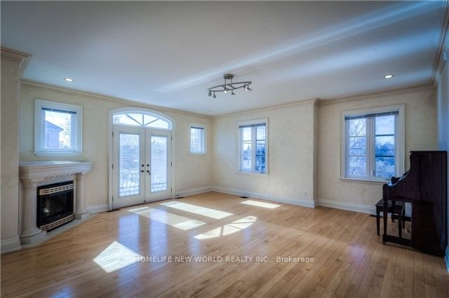 77 Steeles Avenue E 2nd floor, Toronto, ON M2M 3Y4 photo 3