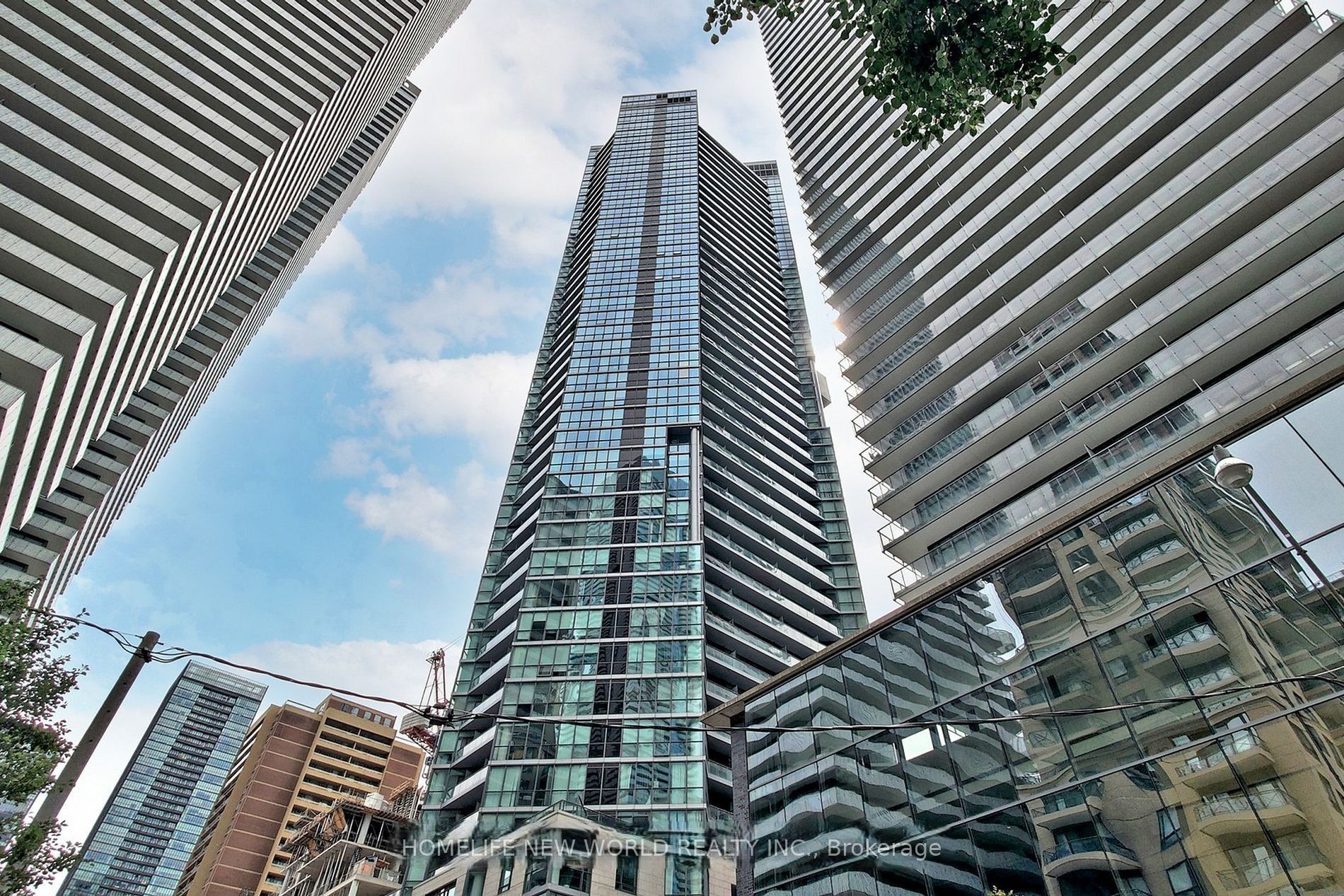 45 Charles Street S 2601, Toronto, ON M4Y 1S2 photo 2