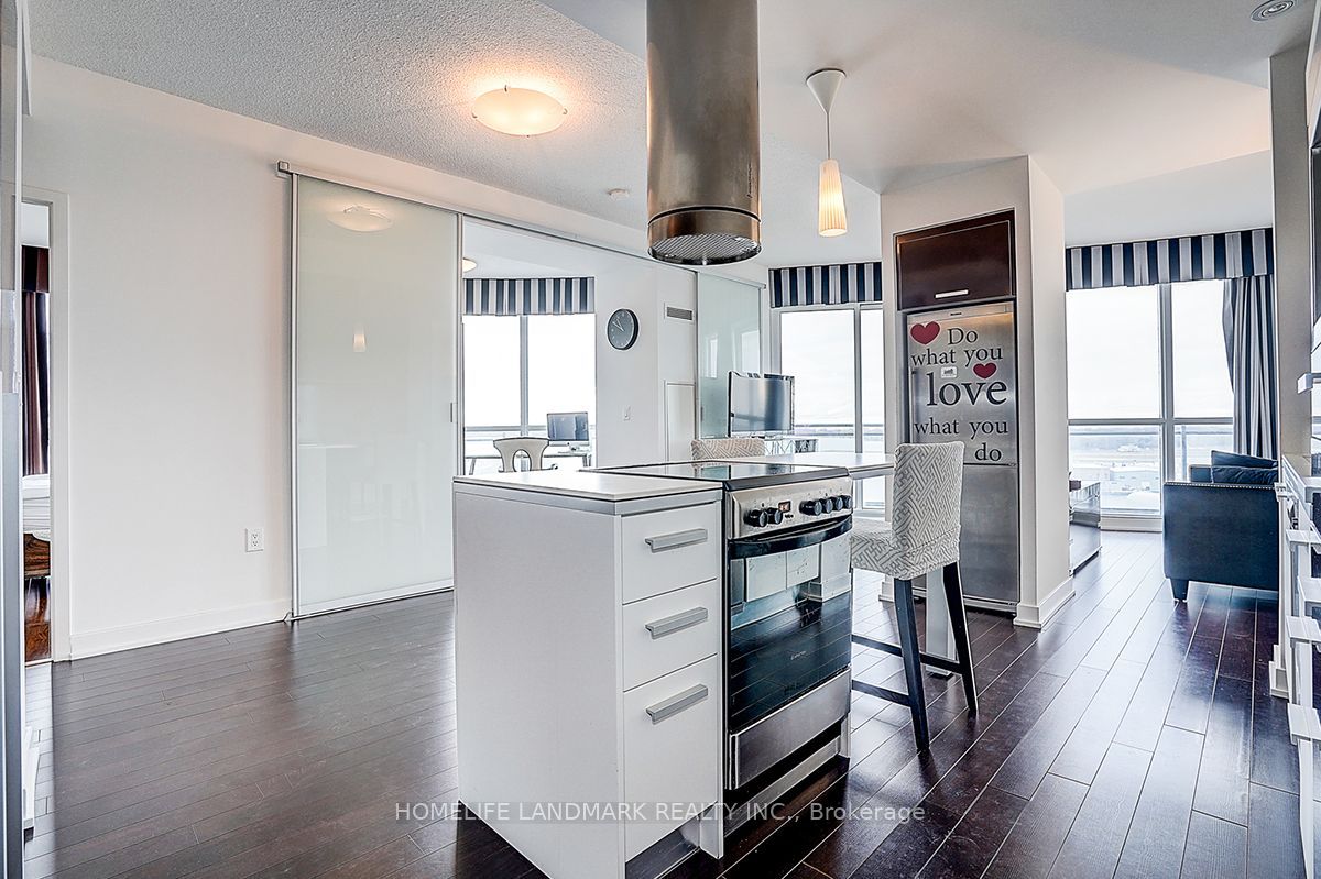 38 Dan Leckie Way 1912, Toronto, ON M5V 2V6 photo 5
