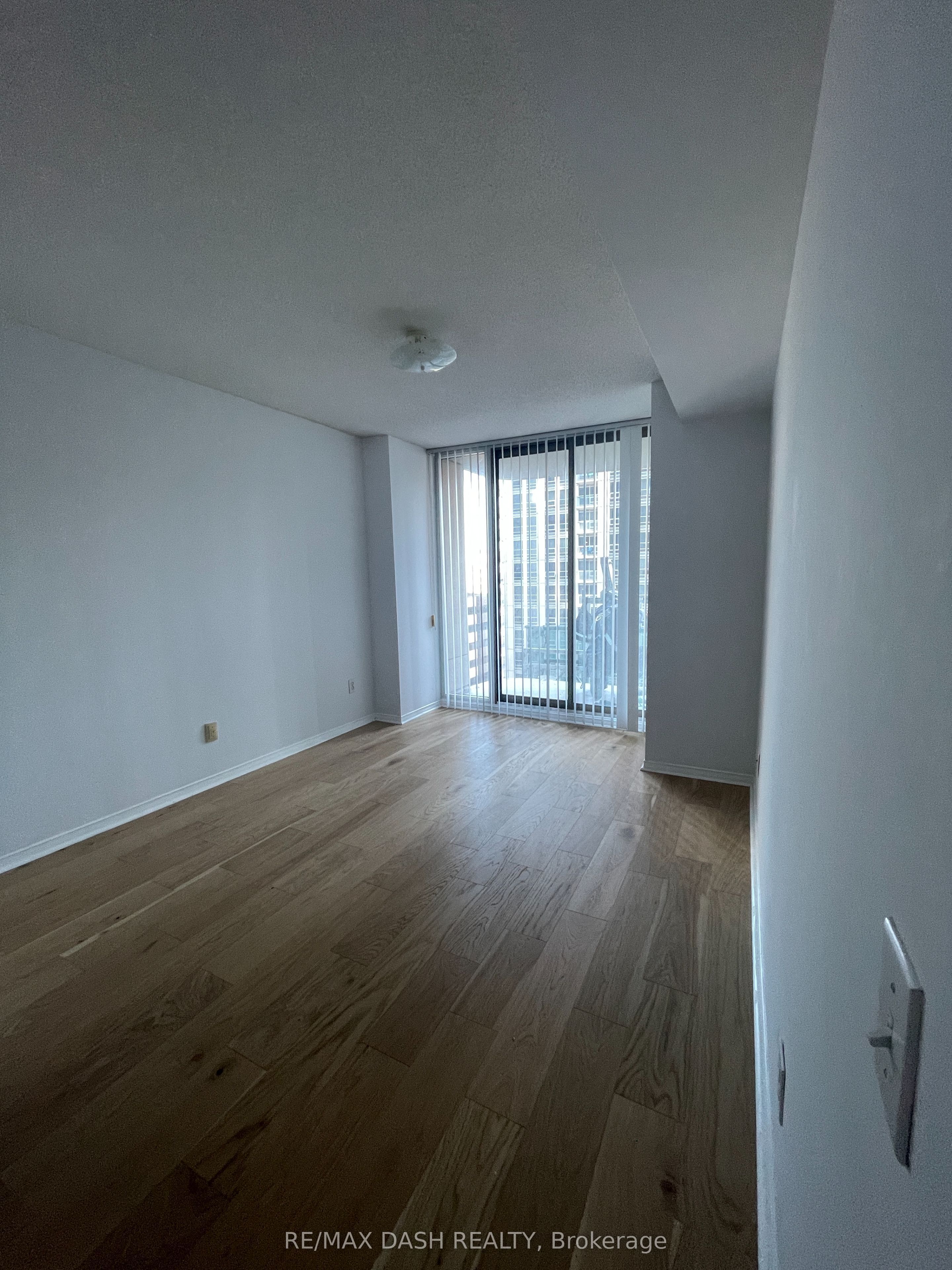 750 Bay Street 1210, Toronto, ON M5G 1N6 photo 3