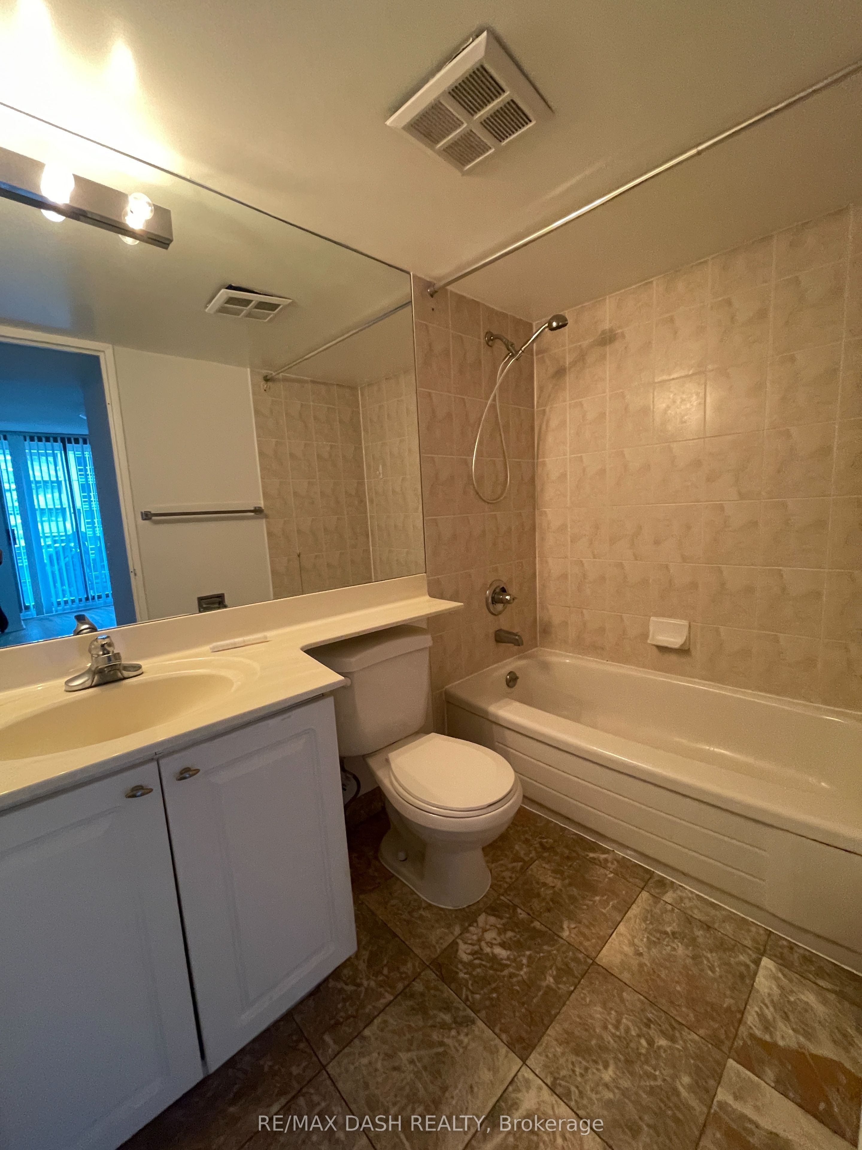 750 Bay Street 1210, Toronto, ON M5G 1N6 photo 4