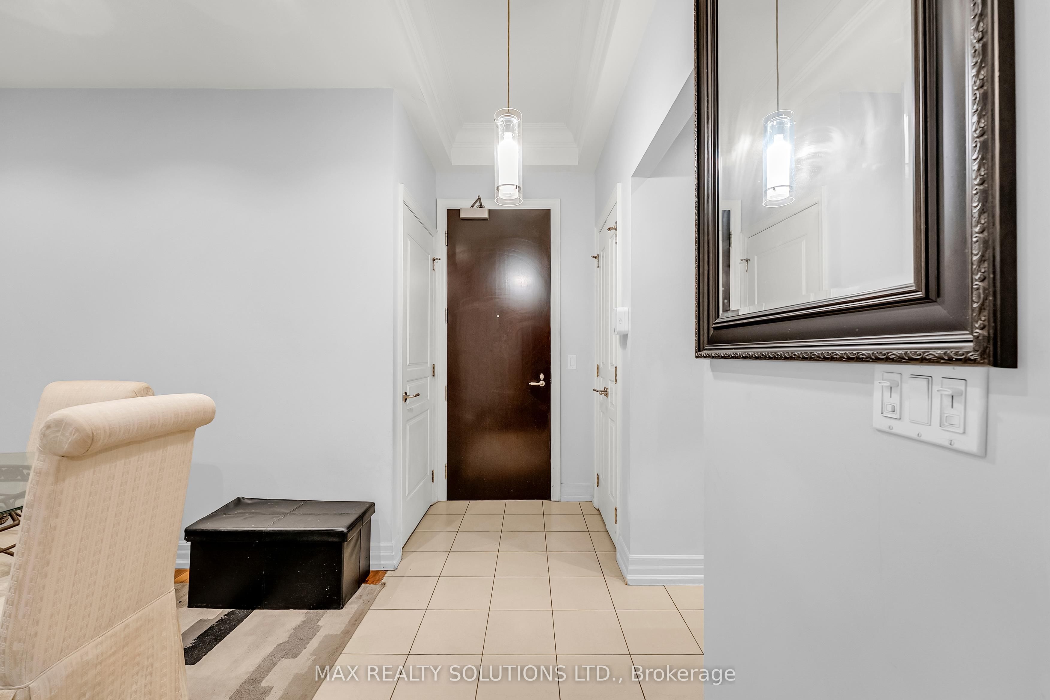 20 Burkebrook Place 319, Toronto, ON M4G 0A1 photo 4