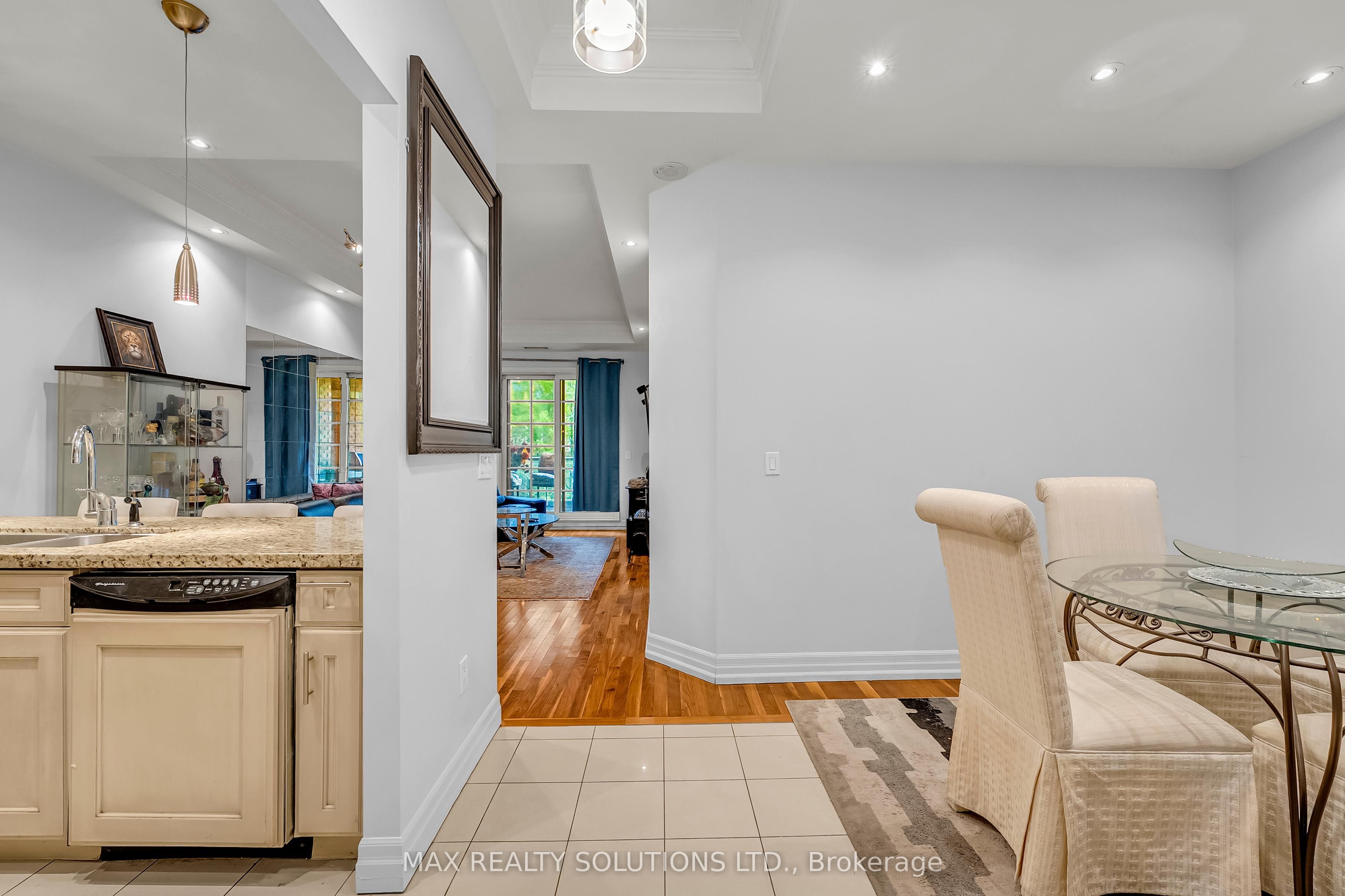 20 Burkebrook Place 319, Toronto, ON M4G 0A1 photo 5