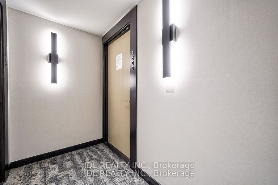 395 Bloor Street E 1608, Toronto, ON M4W 0B4 photo 2
