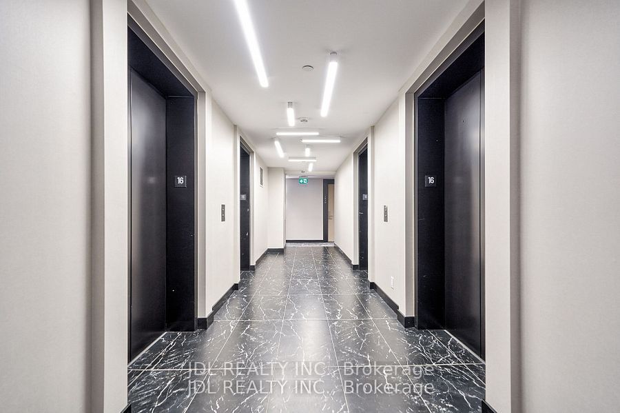 395 Bloor Street E 1608, Toronto, ON M4W 0B4 photo 3