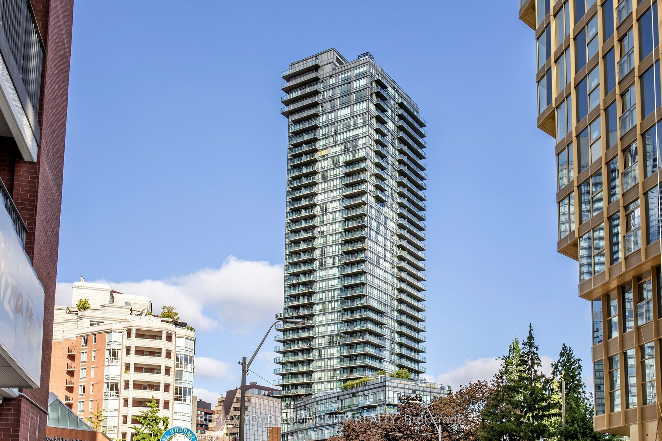 825 Church Street 2101, Toronto, ON M4W 3Z4