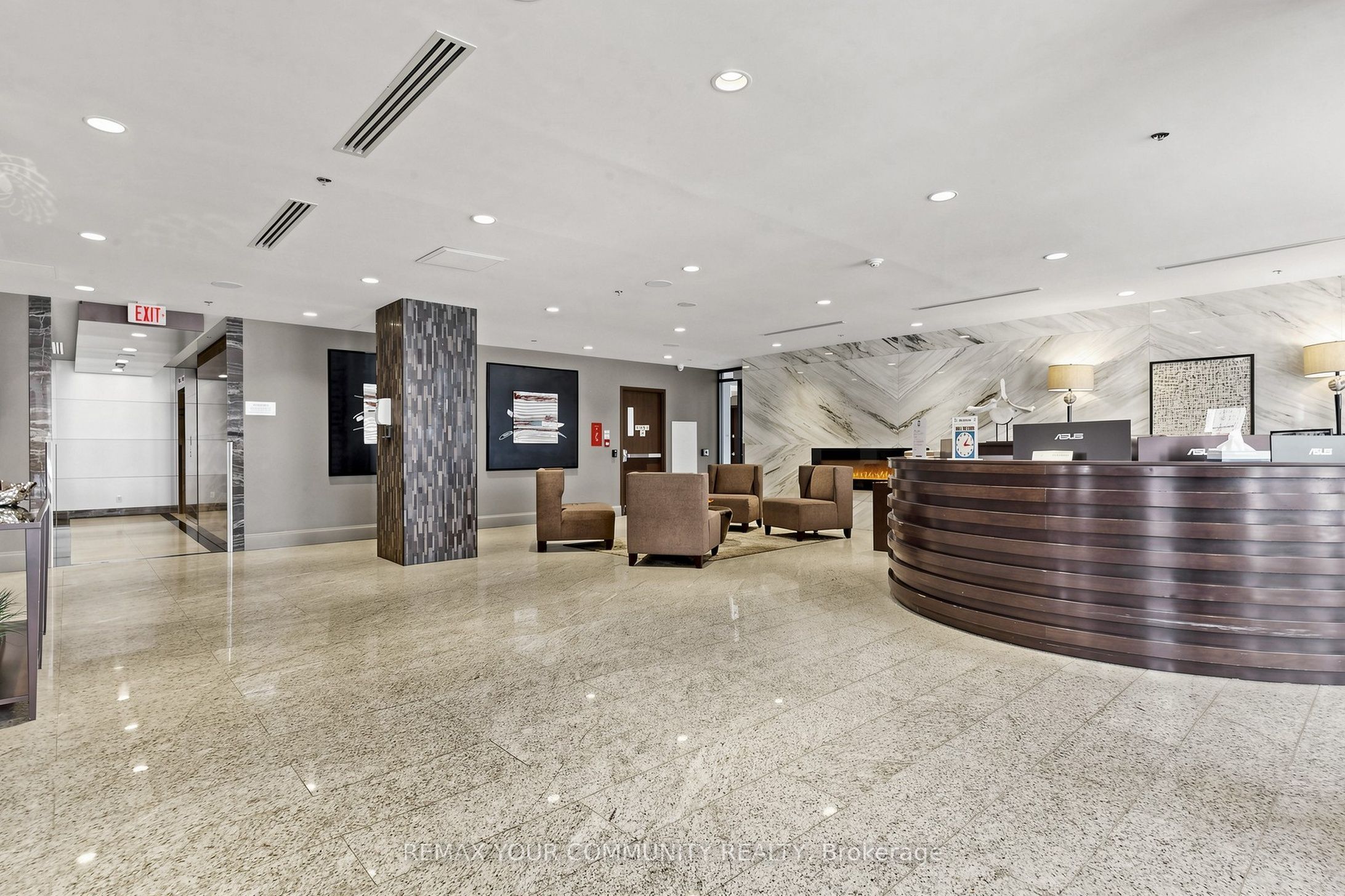 825 Church Street 2101, Toronto, ON M4W 3Z4 photo 3