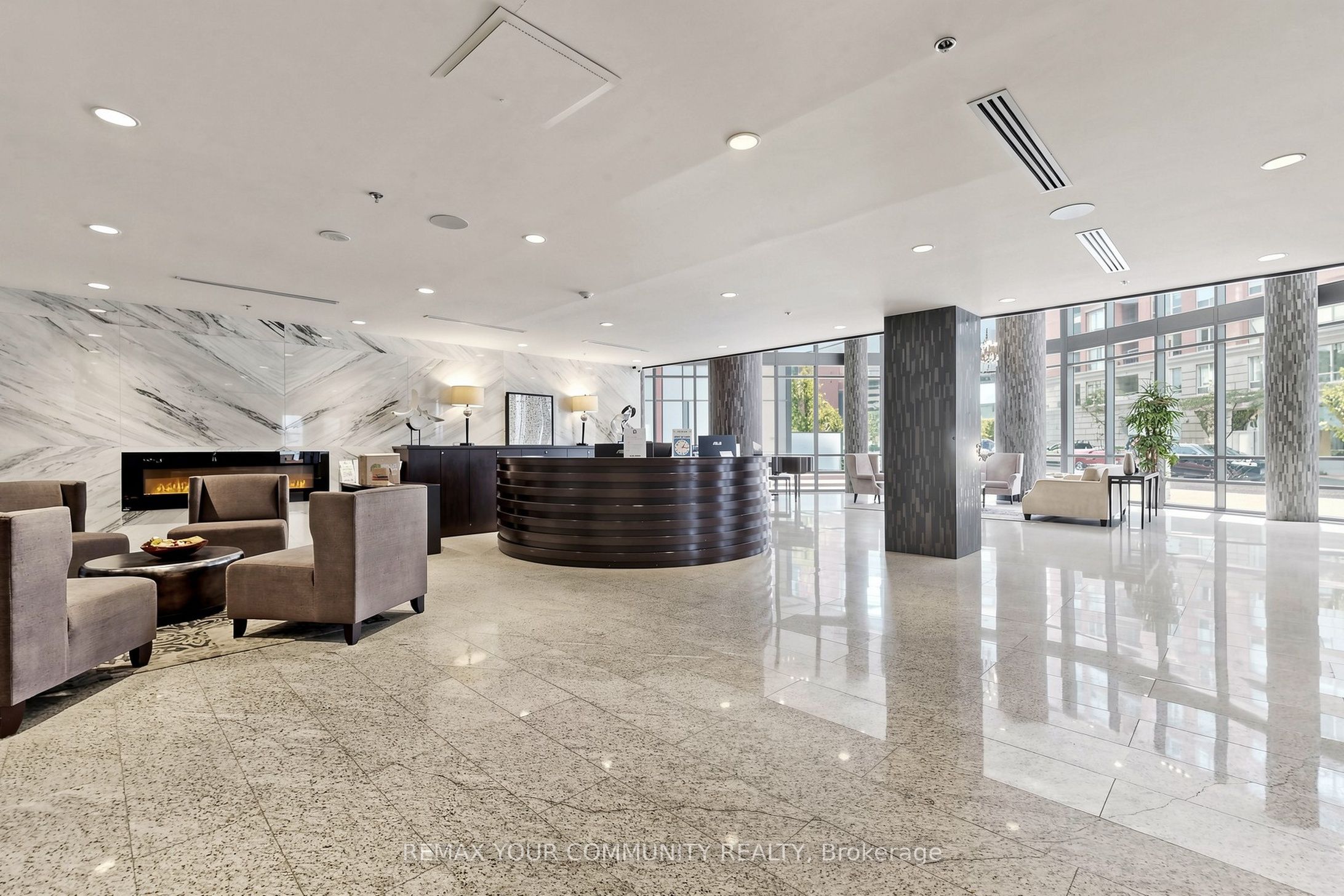 825 Church Street 2101, Toronto, ON M4W 3Z4 photo 4