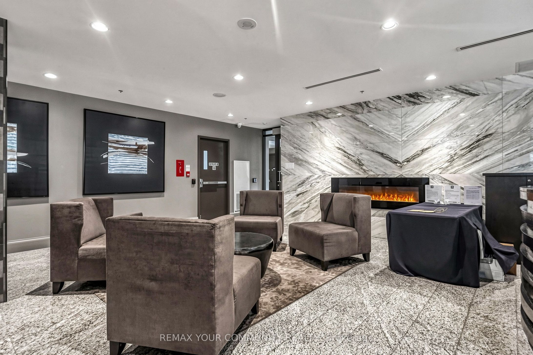 825 Church Street 2101, Toronto, ON M4W 3Z4 photo 5