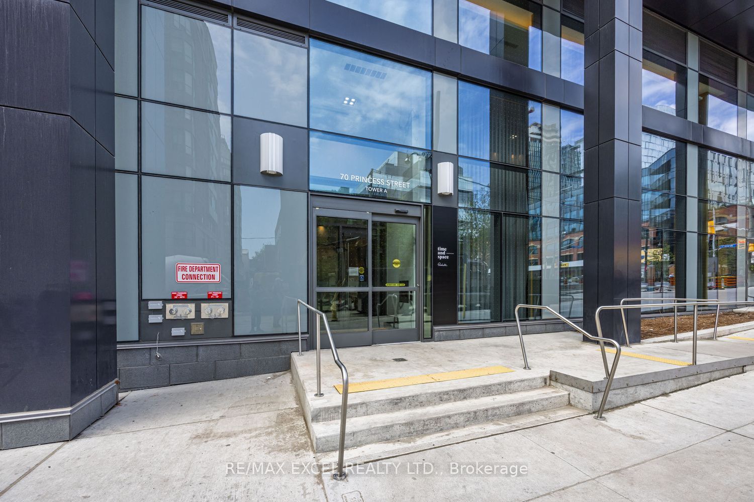 70 Princess Street 801 E, Toronto, ON M5A 0X6 photo 2