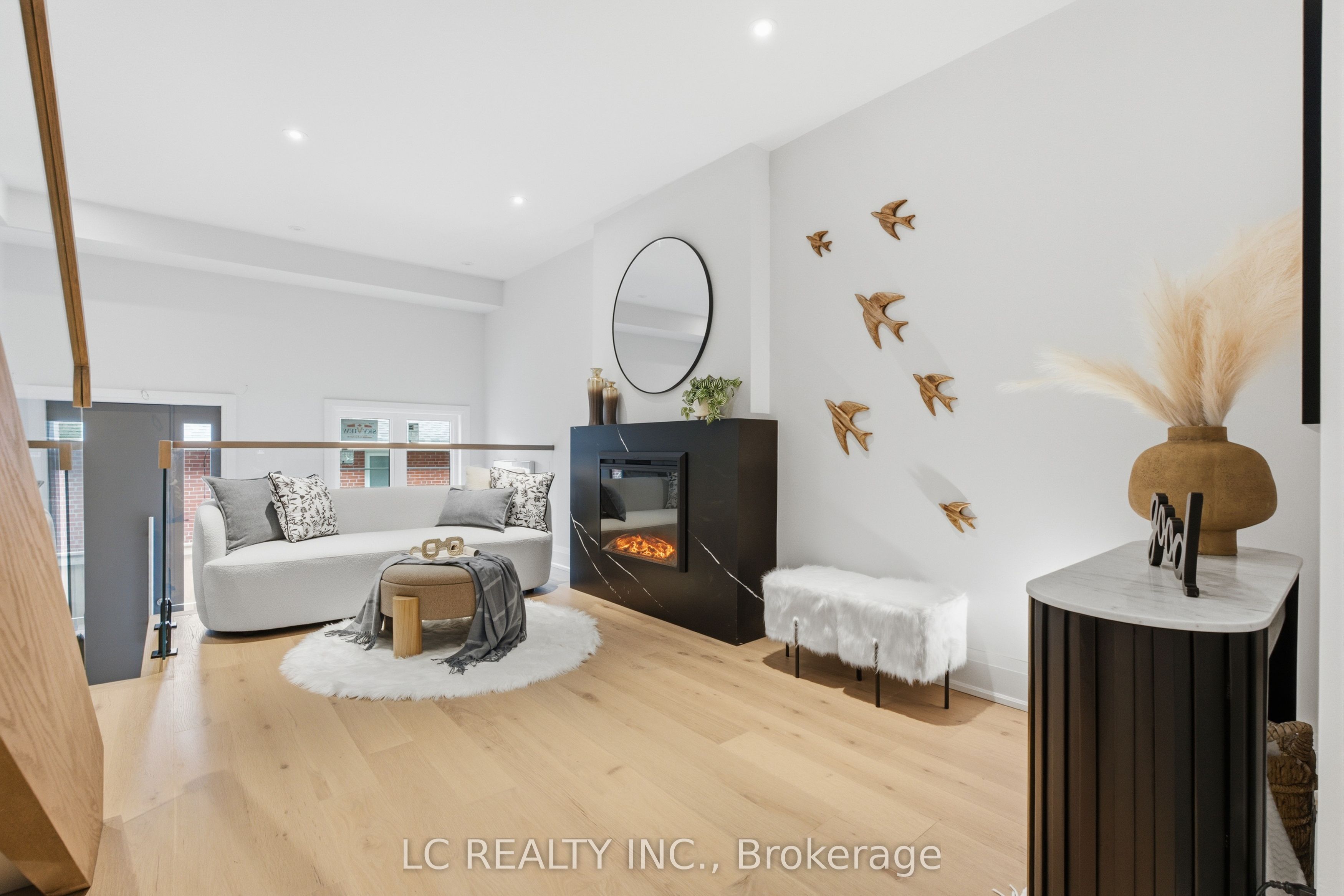 241 Finch Avenue E A03, Toronto, ON M2N 4S1 photo 4