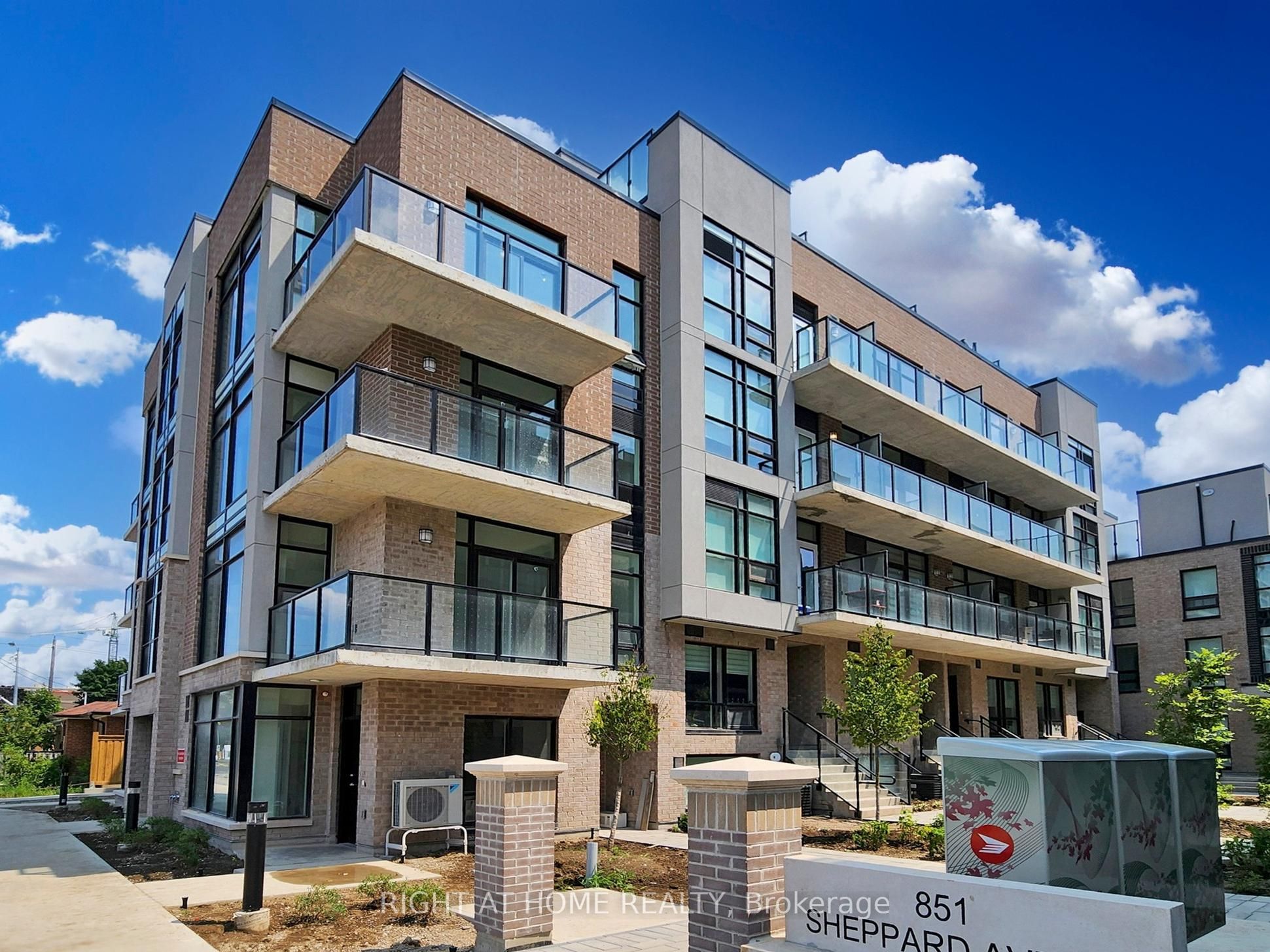 851 Sheppard Avenue W 30, Toronto, ON M3H 0G2