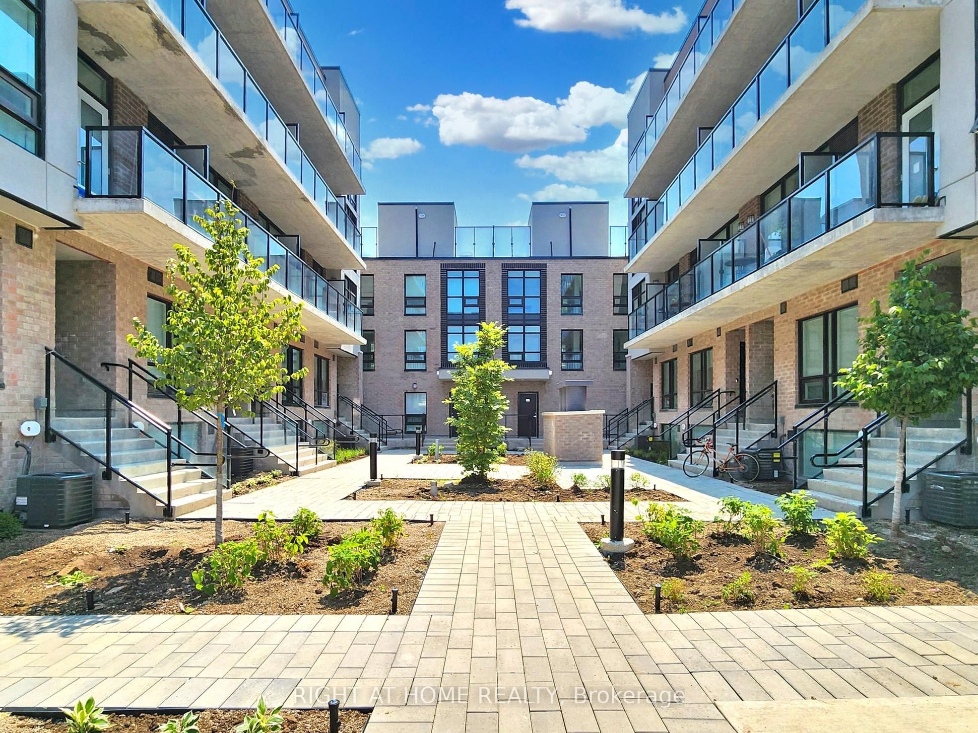 851 Sheppard Avenue W 30, Toronto, ON M3H 0G2 photo 2