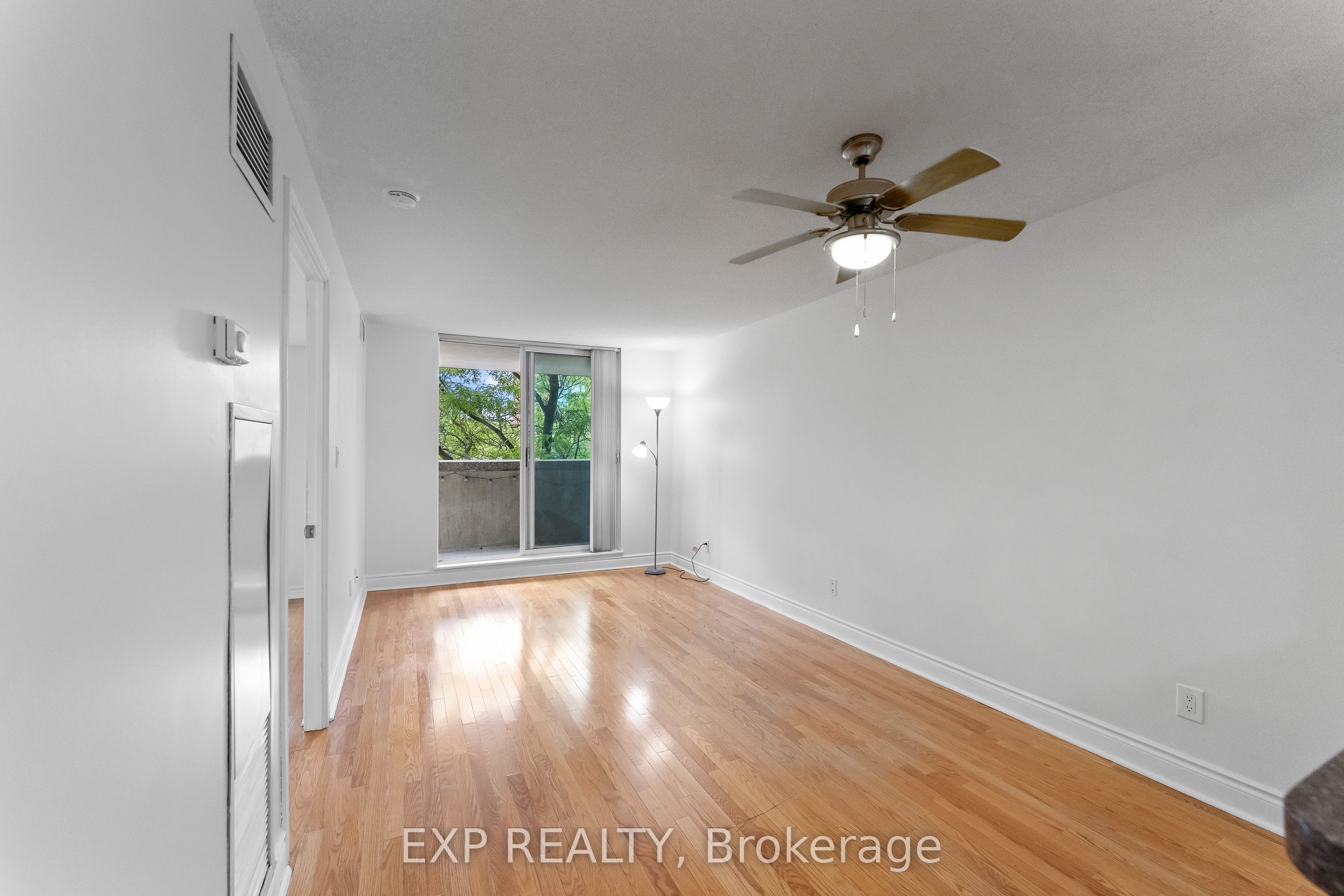 398 Eglinton Avenue E 308, Toronto, ON M4P 3H8 photo 4
