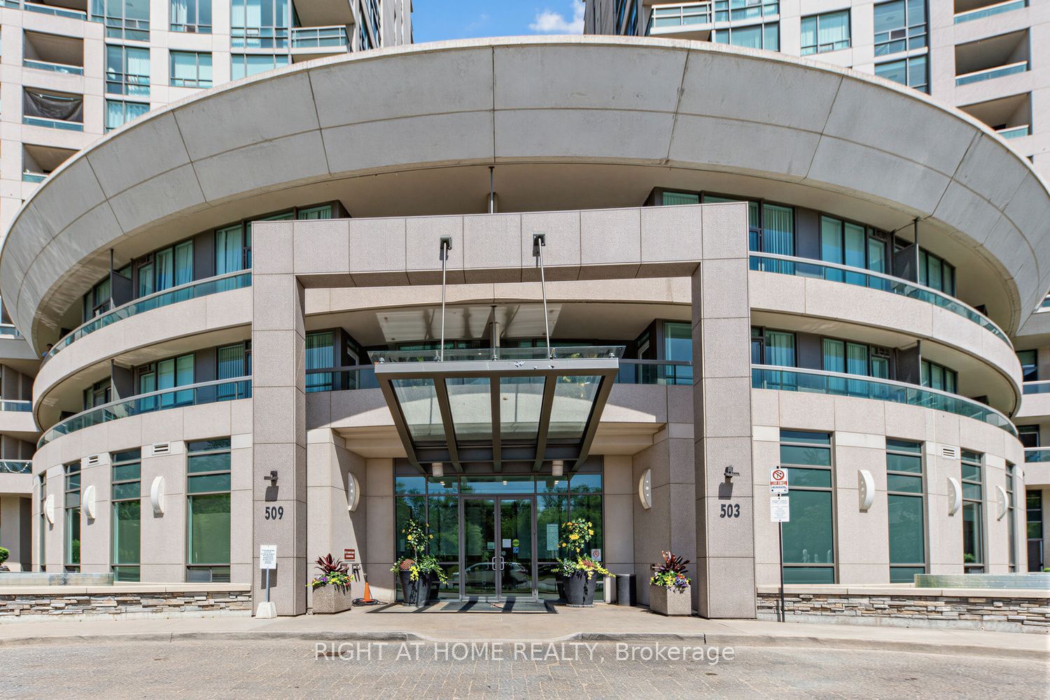 509 Beecroft Avenue 107, Toronto, ON M2N 0A3 photo 2