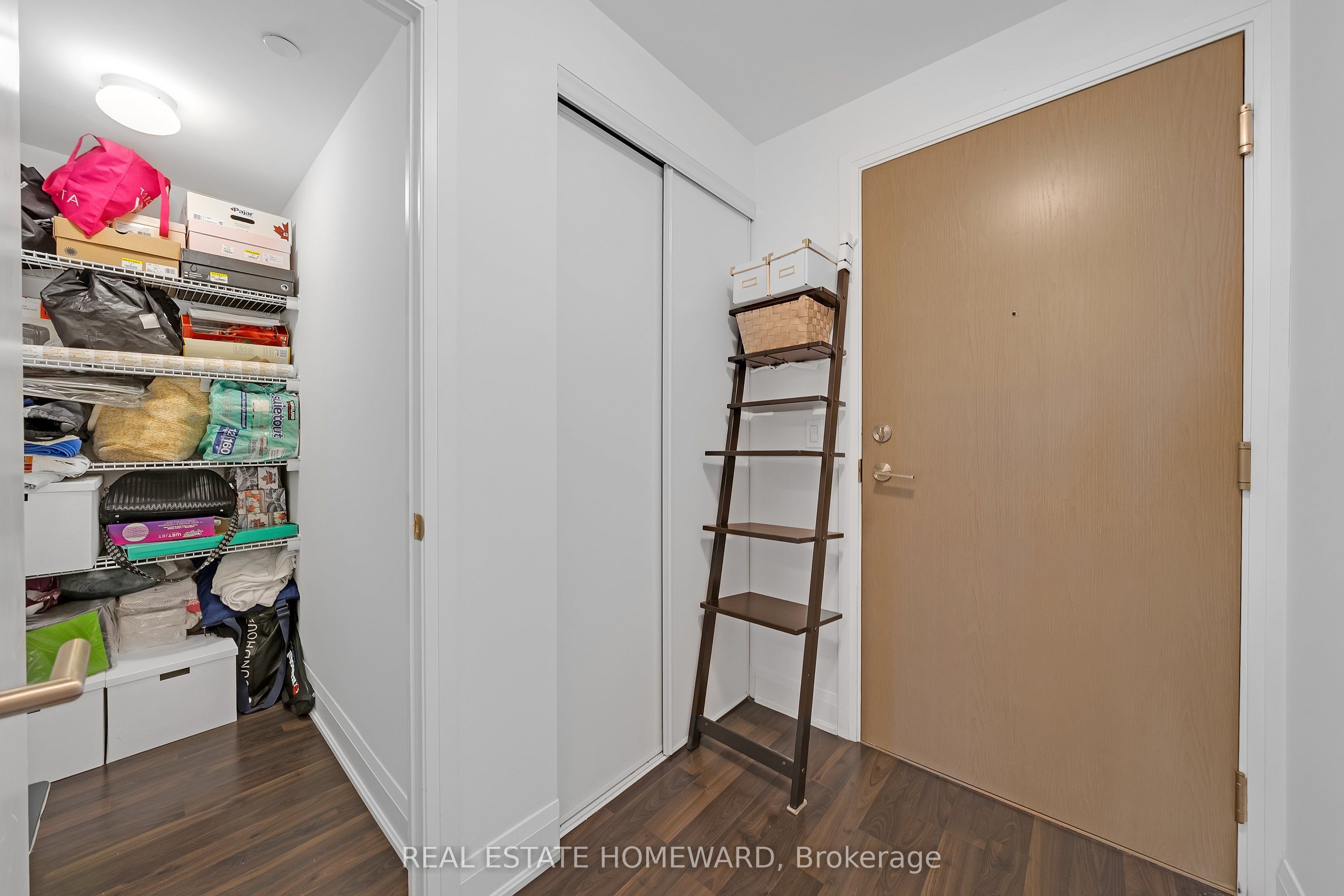 160 Vanderhoof Avenue 1717, Toronto, ON M4G 0B7 photo 3