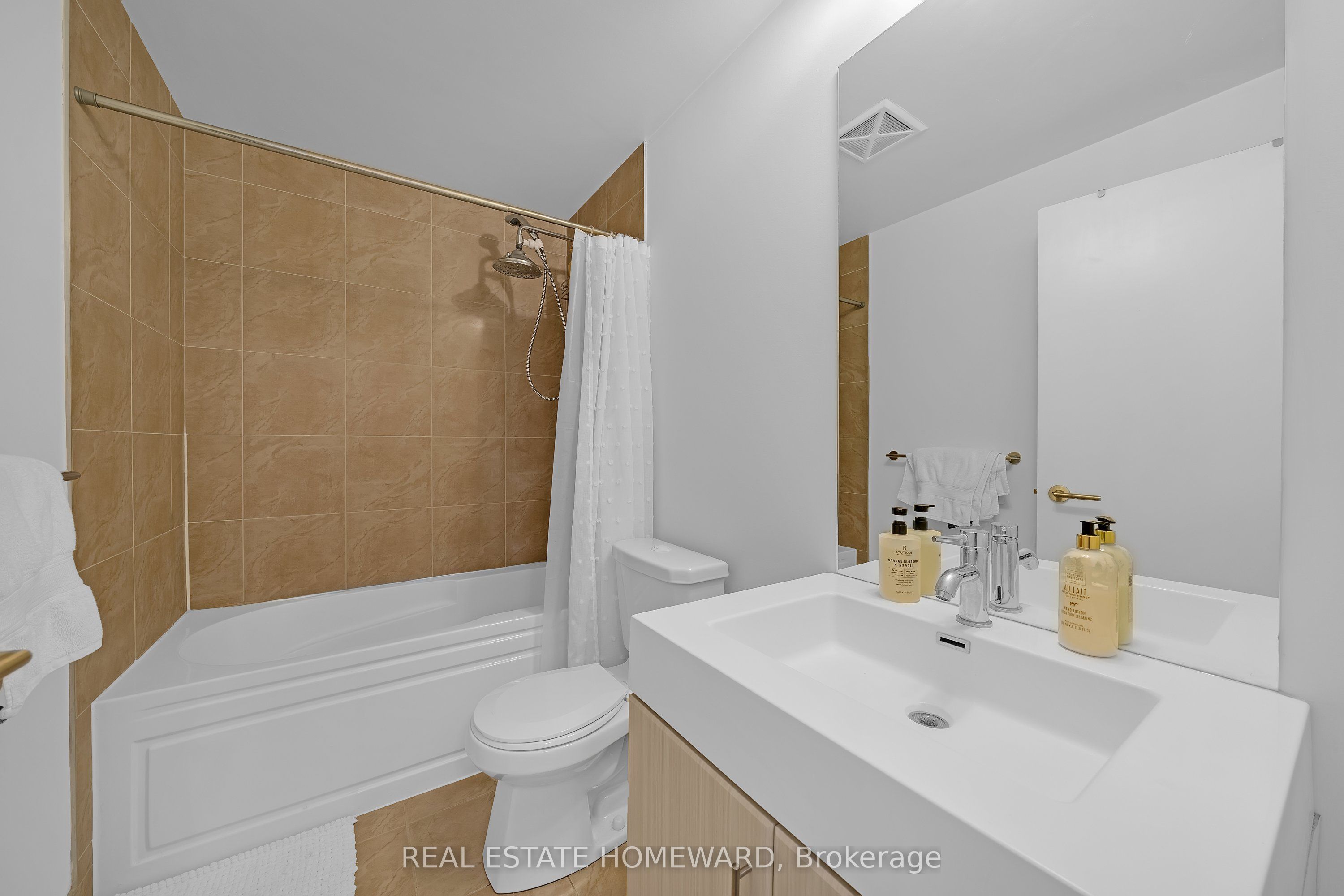 160 Vanderhoof Avenue 1717, Toronto, ON M4G 0B7 photo 5