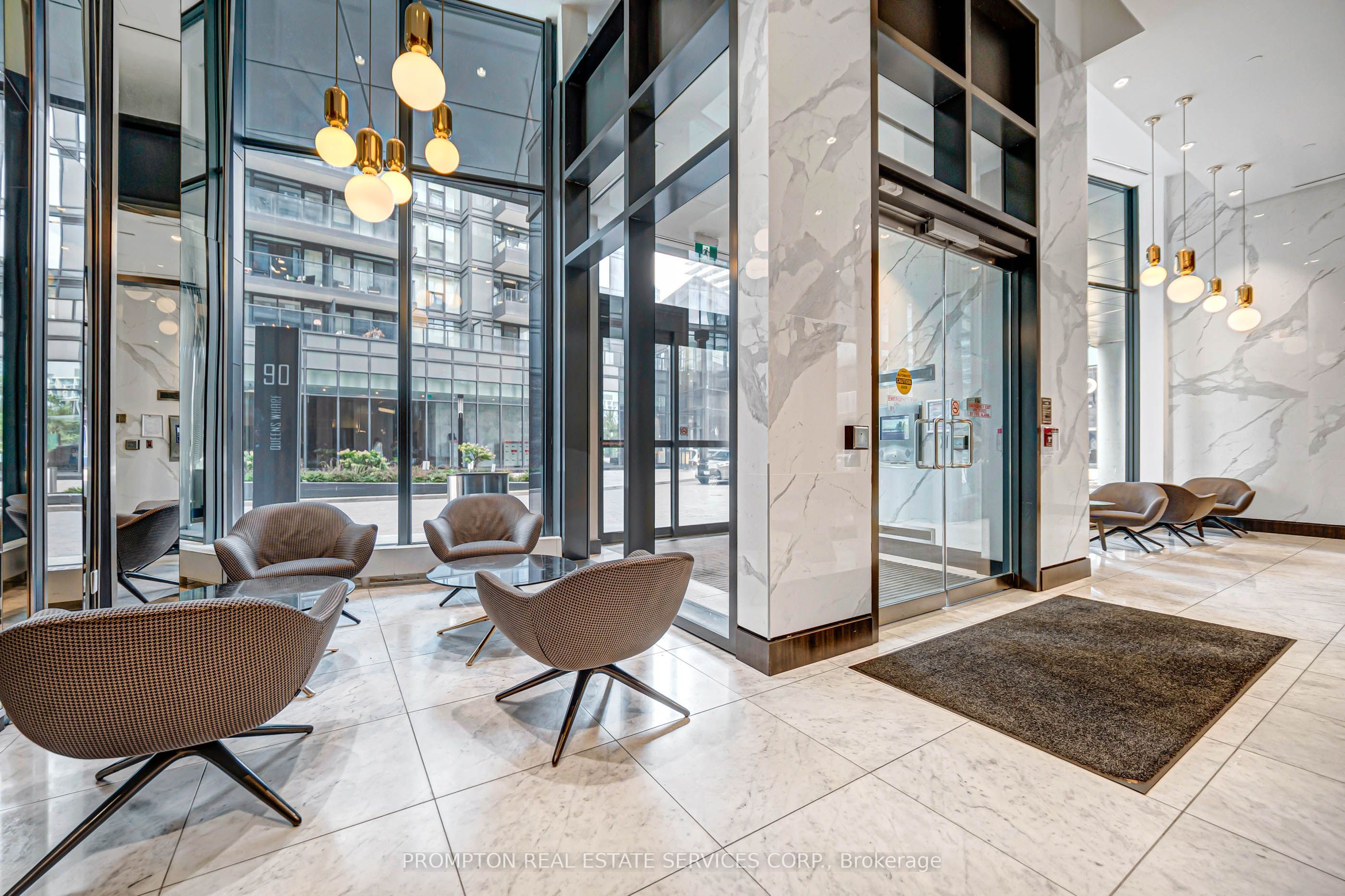 90 Queens Wharf Road 208, Toronto, ON M5V 0E6 photo 2