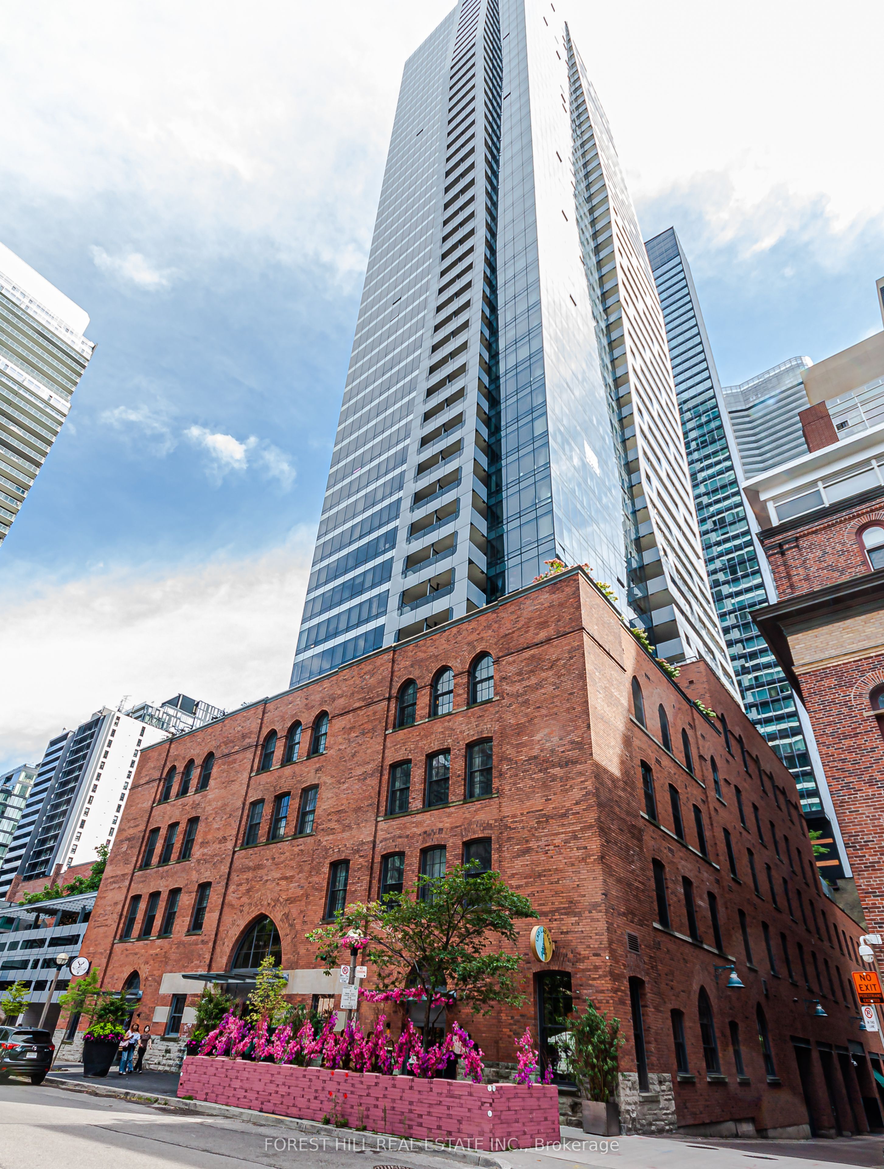 5 St Joseph Street 909, Toronto, ON M4Y 0B6