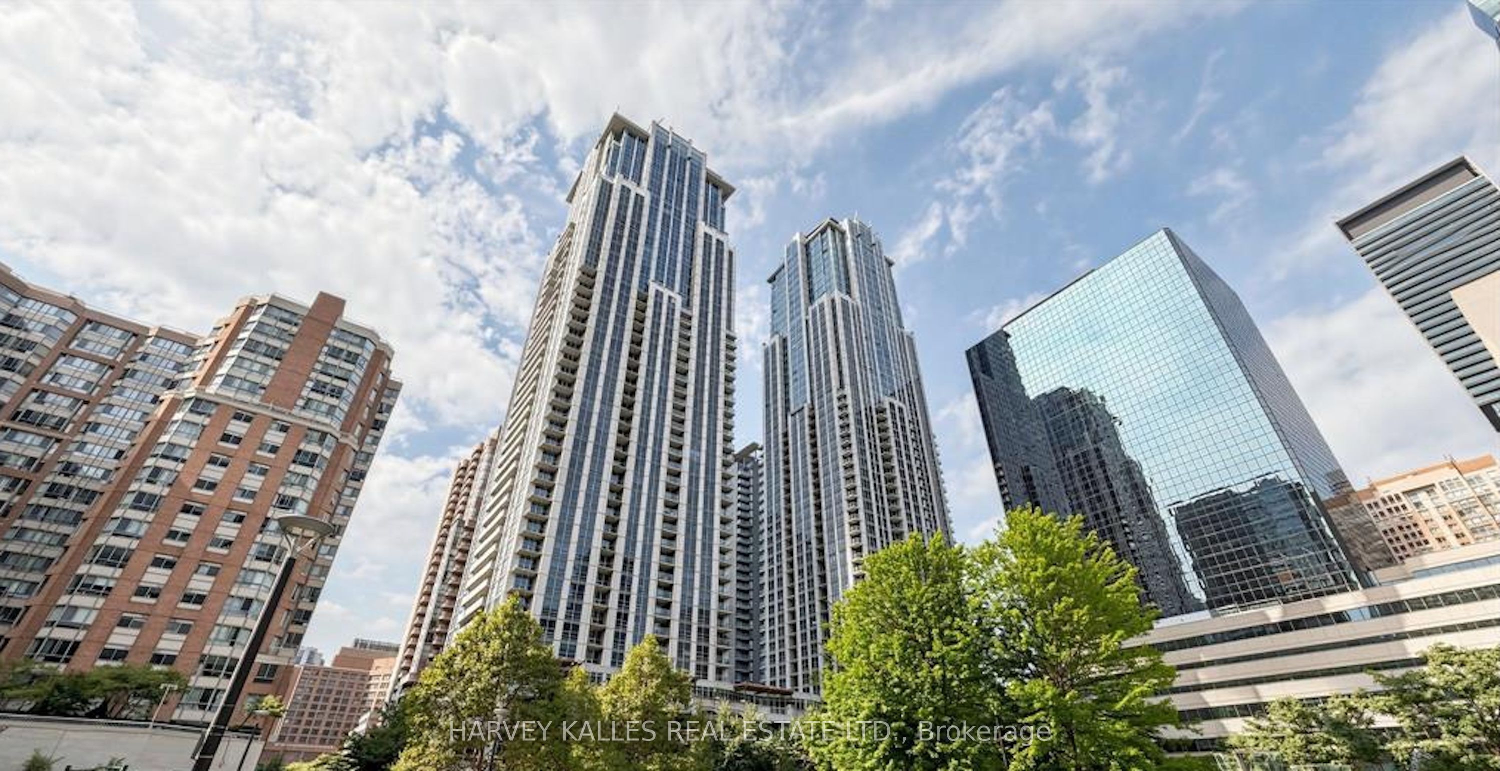 761 Bay Street S 707, Toronto, ON M5G 2R2