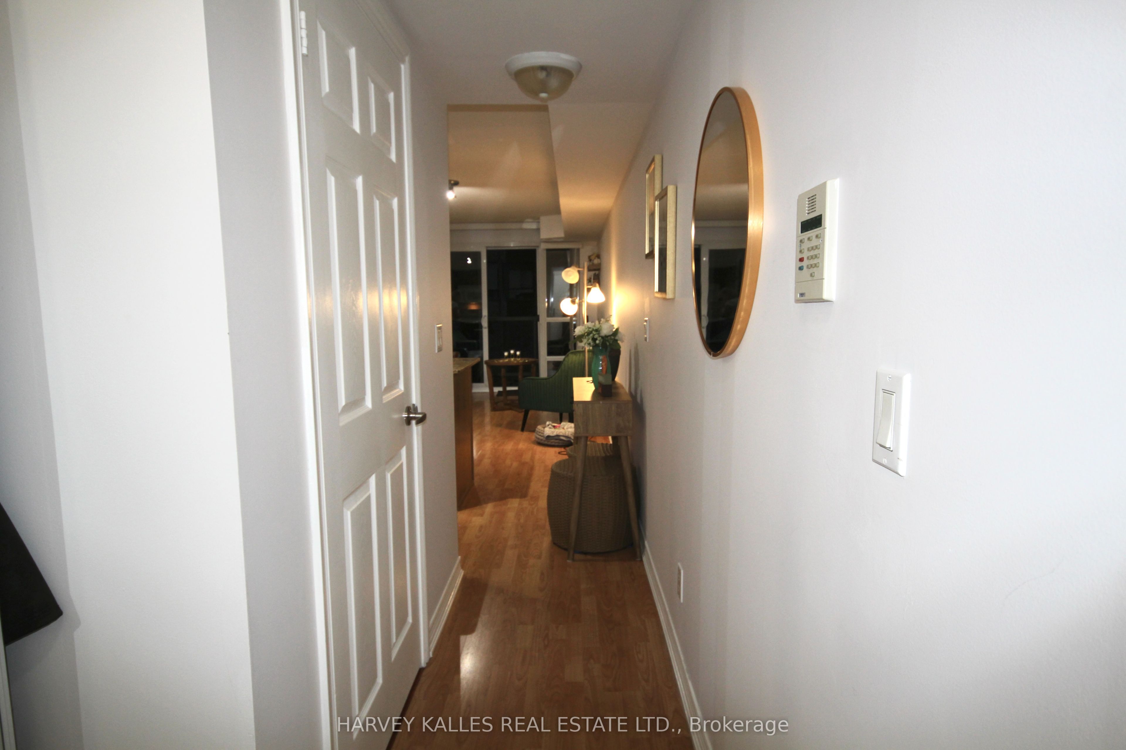 761 Bay Street S 707, Toronto, ON M5G 2R2 photo 5