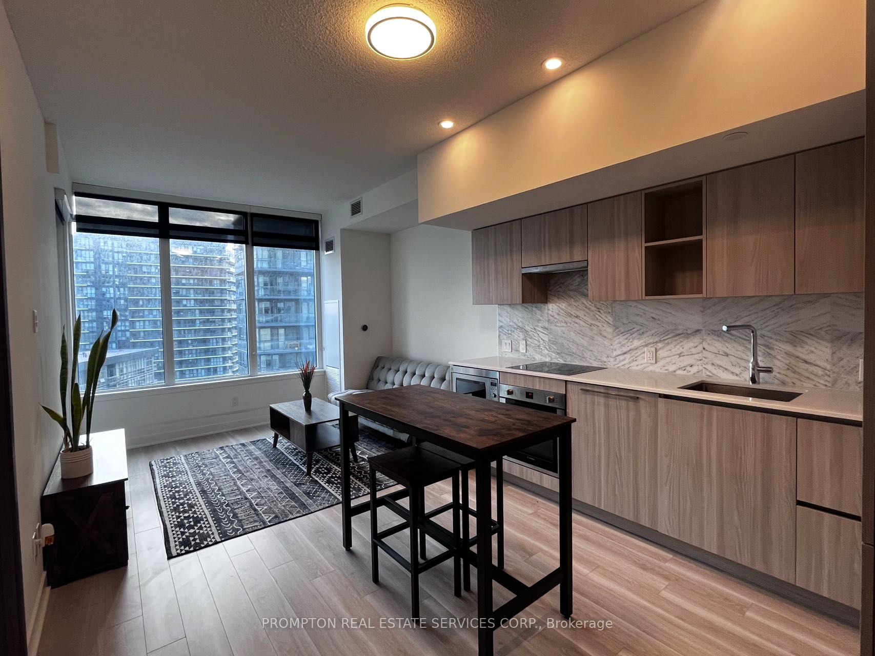 19 Bathurst Street 2115, Toronto, ON M5V 0N2 photo 4