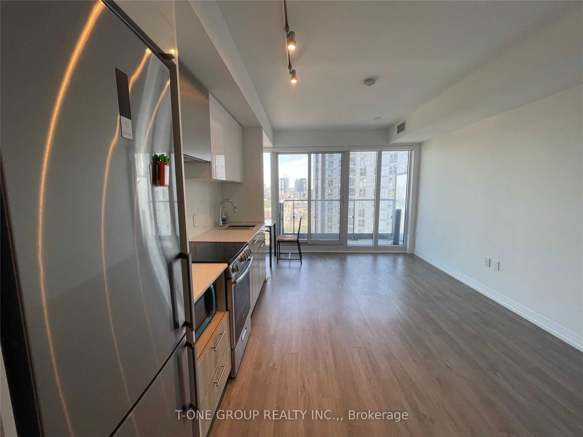 251 Jarvis Street 1612, Toronto, ON M5B 0C3 photo 3