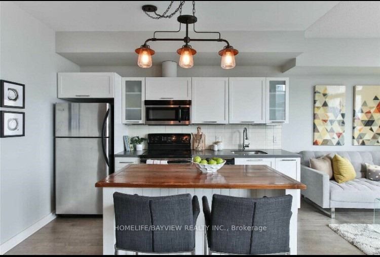 33 Mill Street 1106, Toronto, ON M4R 3R3 photo 2