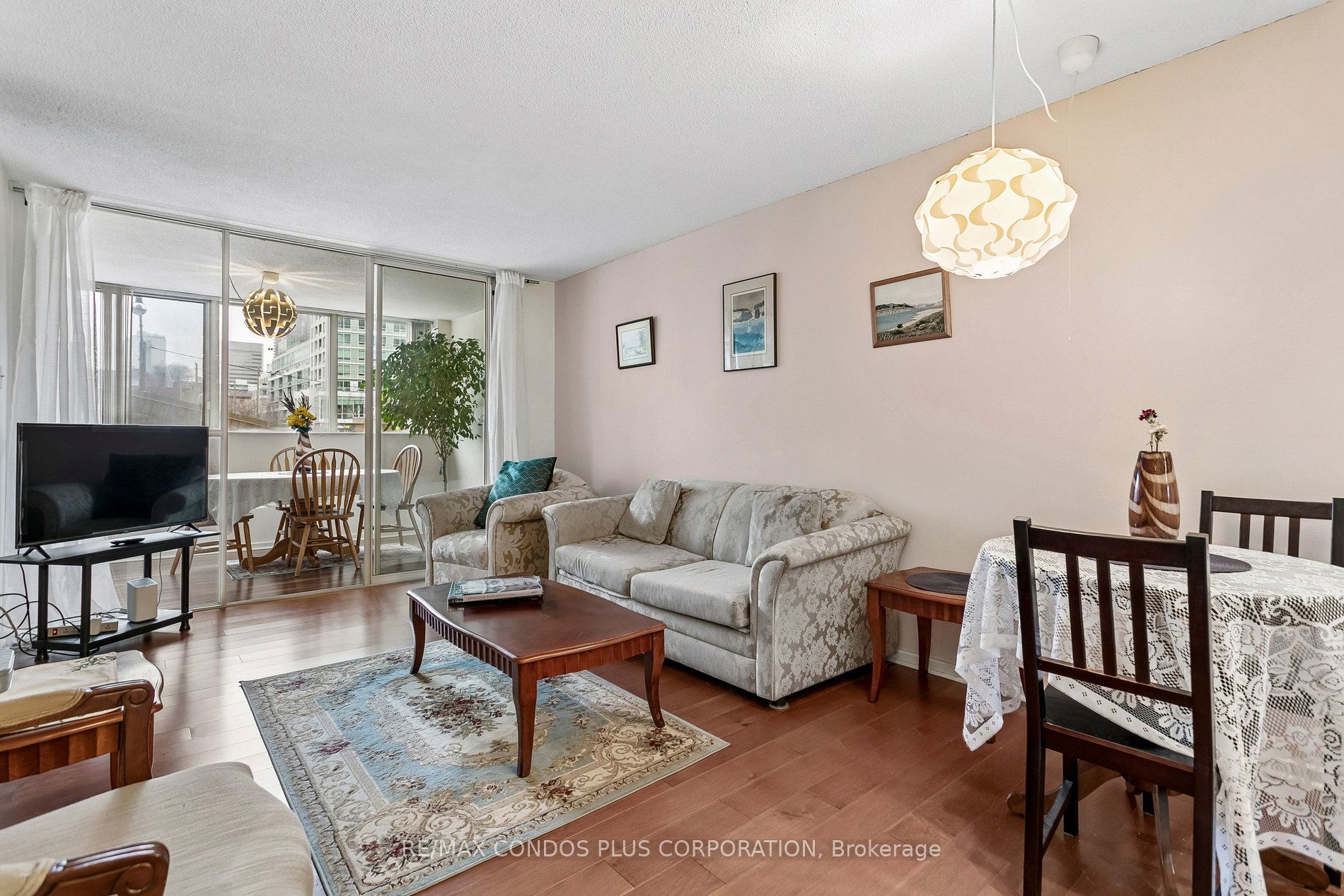 15 Maitland Place 204, Toronto, ON M4Y 2X3