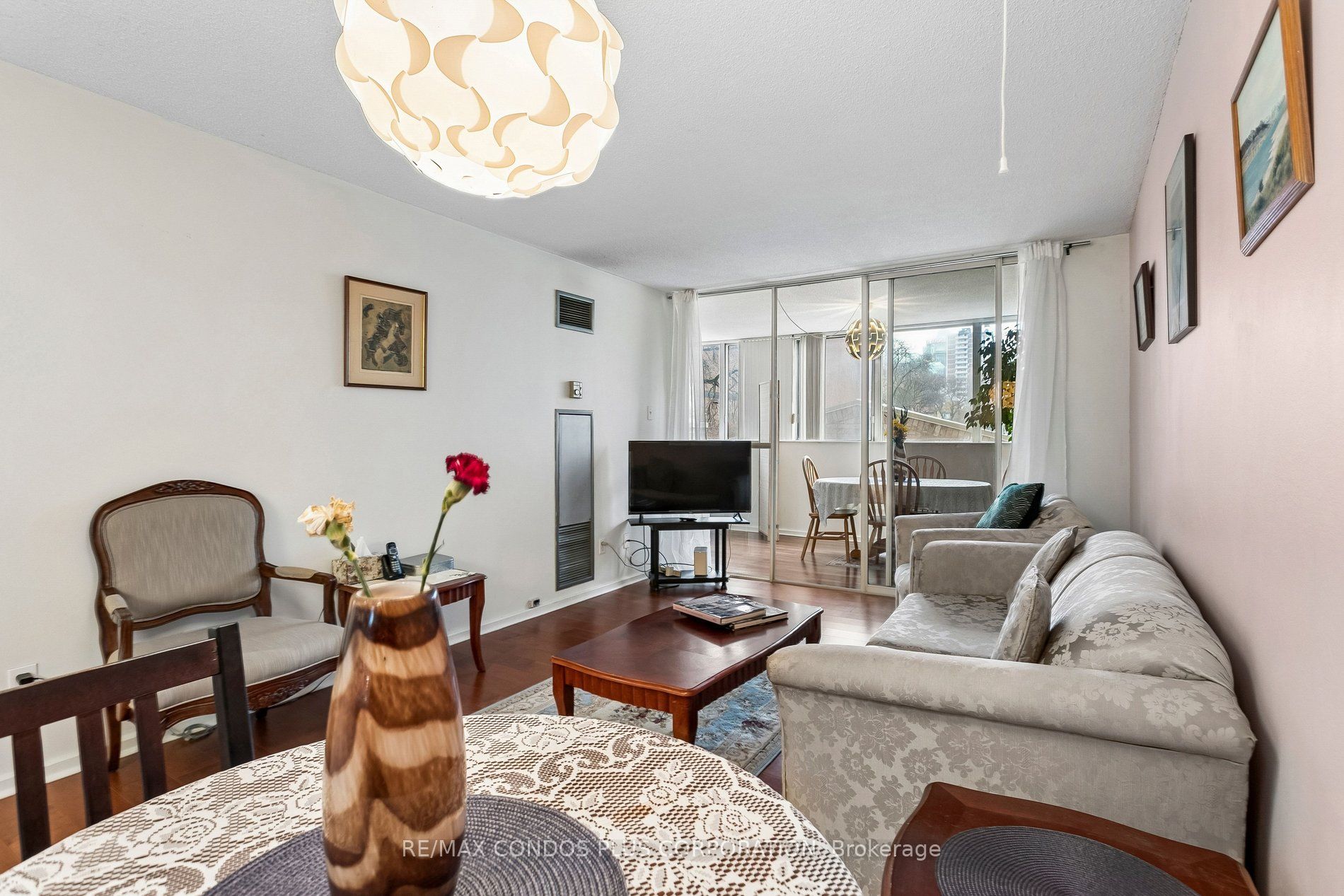 15 Maitland Place 204, Toronto, ON M4Y 2X3 photo 3