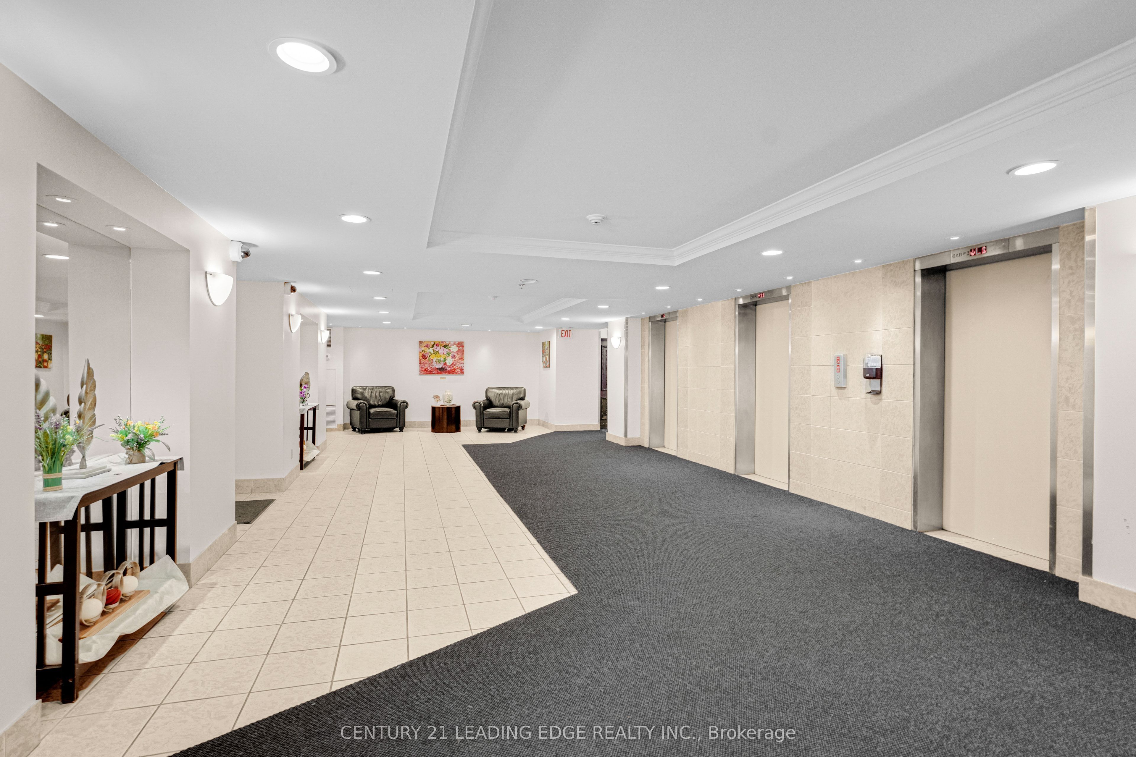 5 Old Sheppard Avenue 508, Toronto, ON M2J 4K3 photo 3