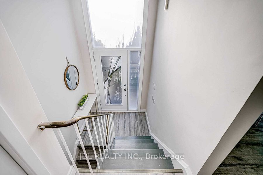47 Greyhound Drive, Toronto, ON M2H 1K2 photo 2