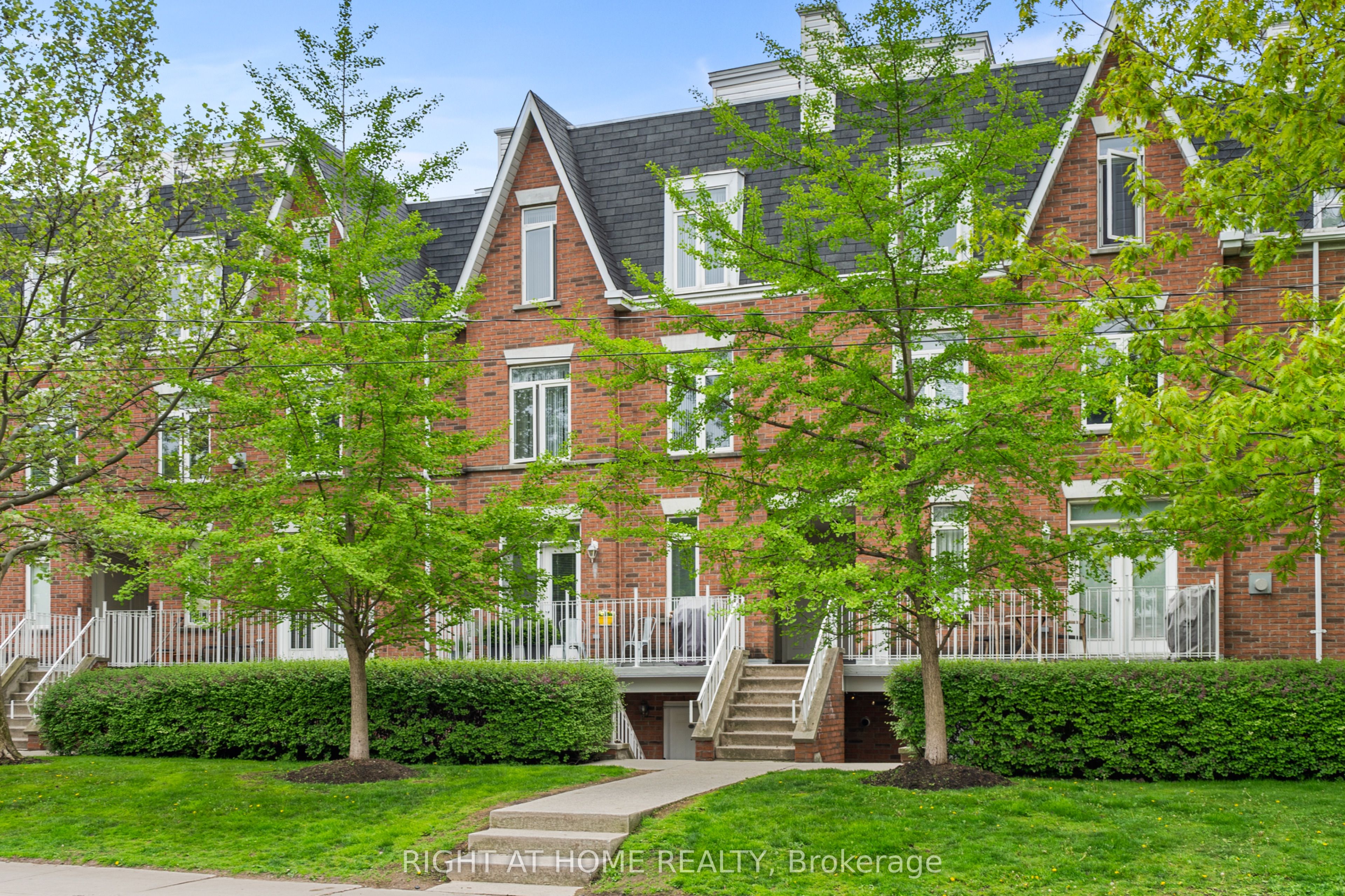 17 Sudbury Street 1701, Toronto, ON M6J 3W7