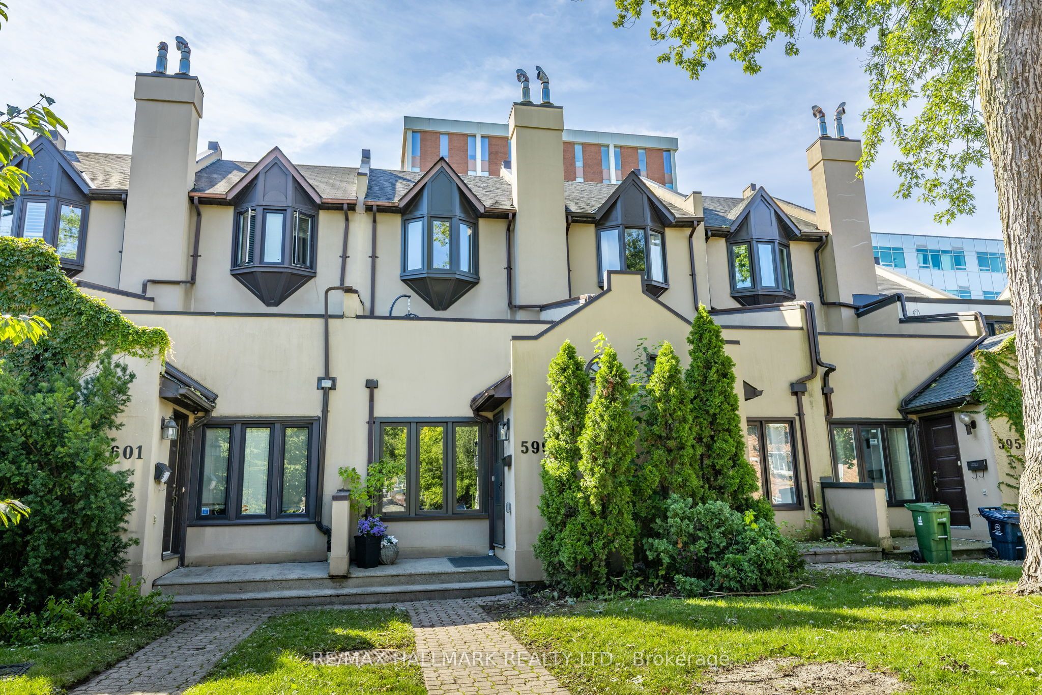 599 Roehampton Avenue, Toronto, ON M4P 1S7 photo 2
