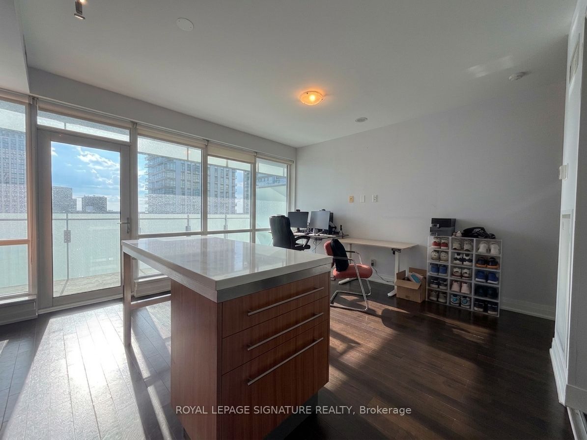 80 John Street 3404, Toronto, ON M5V 3X4 photo 3