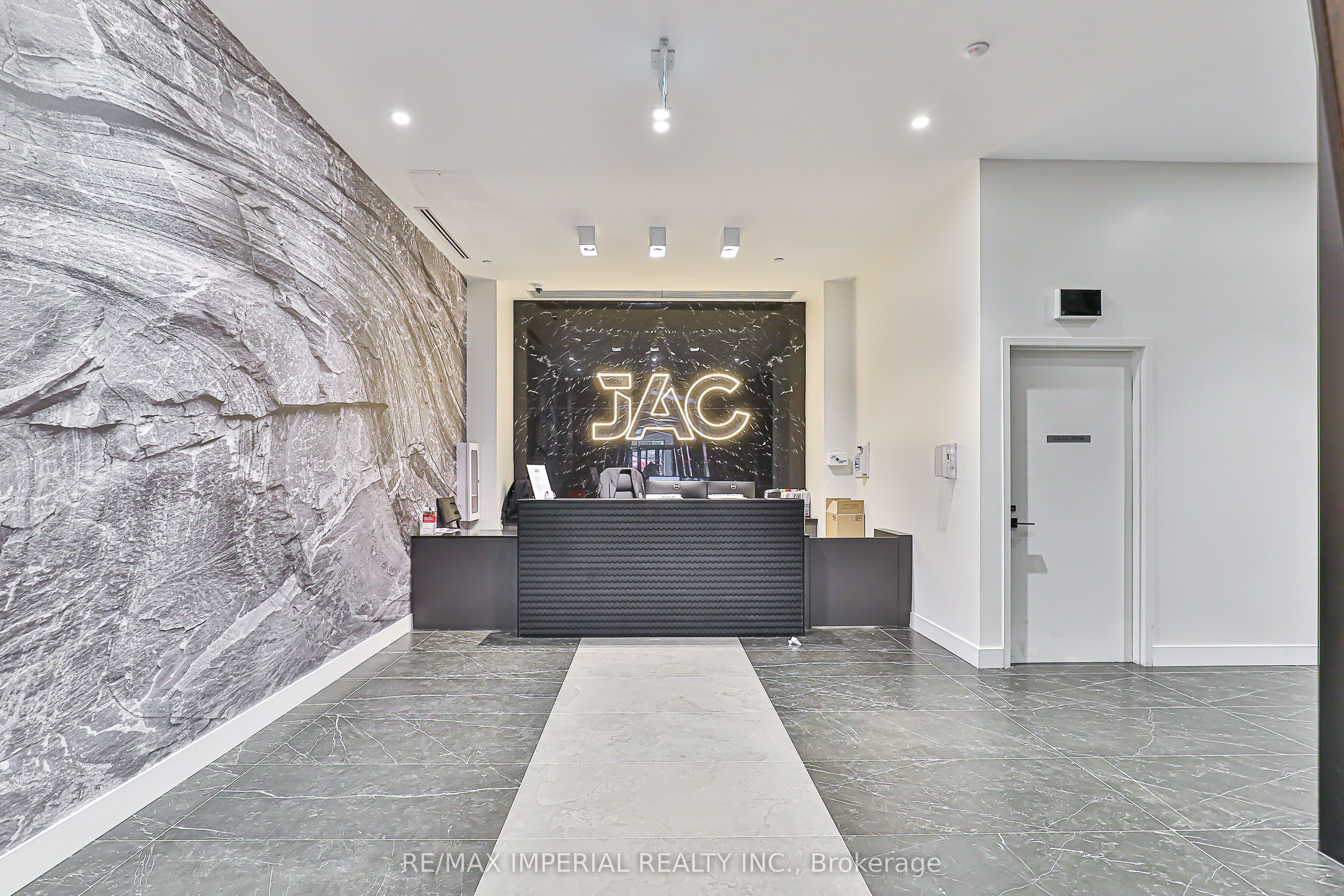 308 Jarvis Street 305, Toronto, ON M5A 2P2 photo 5