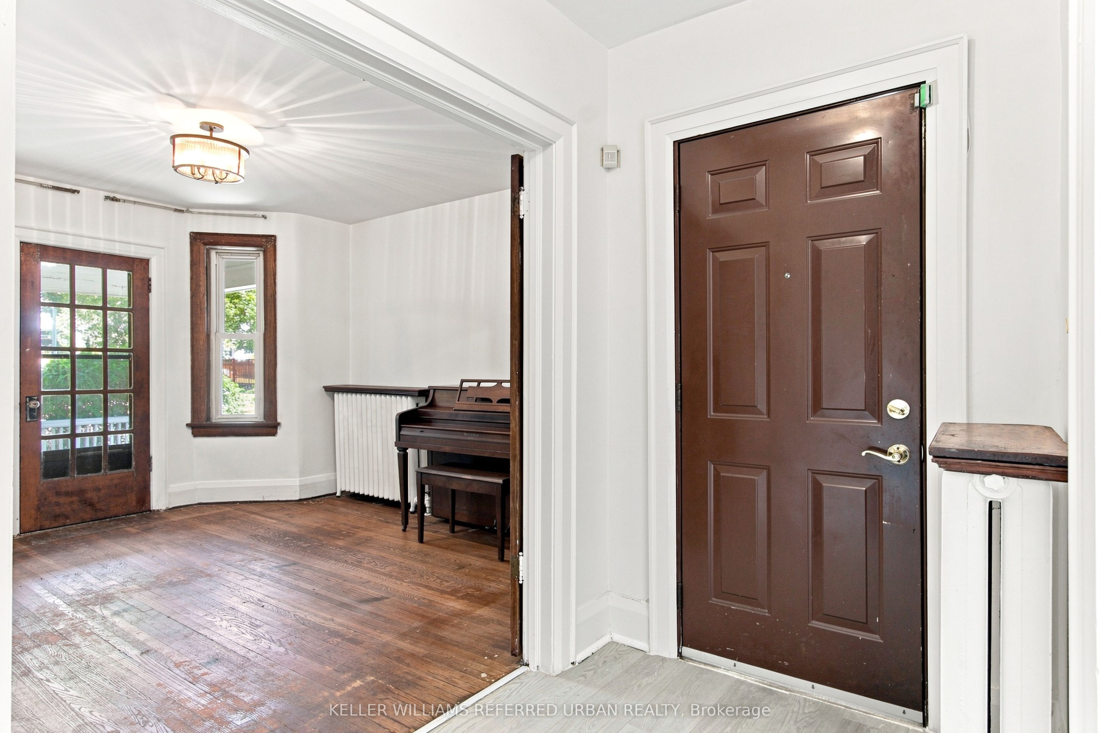 310 Vaughan Road, Toronto, ON M6C 2N6 photo 3