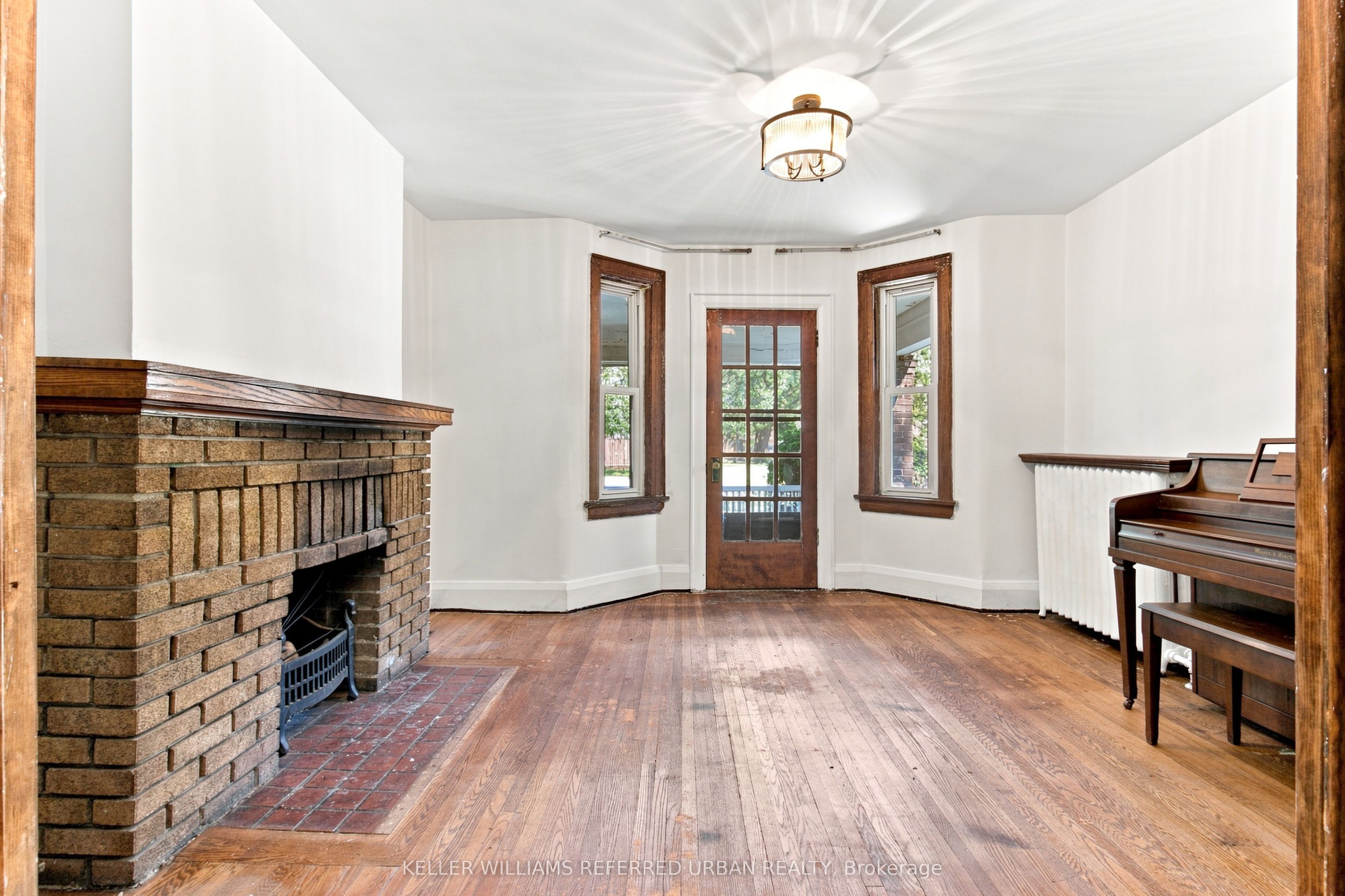 310 Vaughan Road, Toronto, ON M6C 2N6 photo 4
