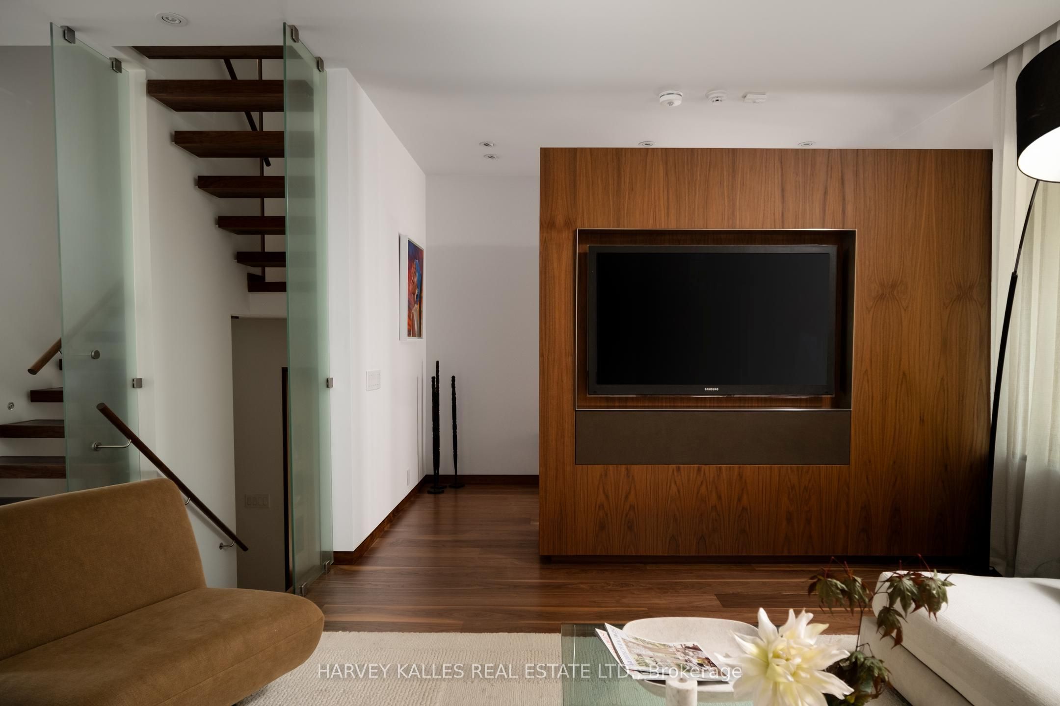 37 Woodlawn Avenue E, Toronto, ON M4T 1B9 photo 5