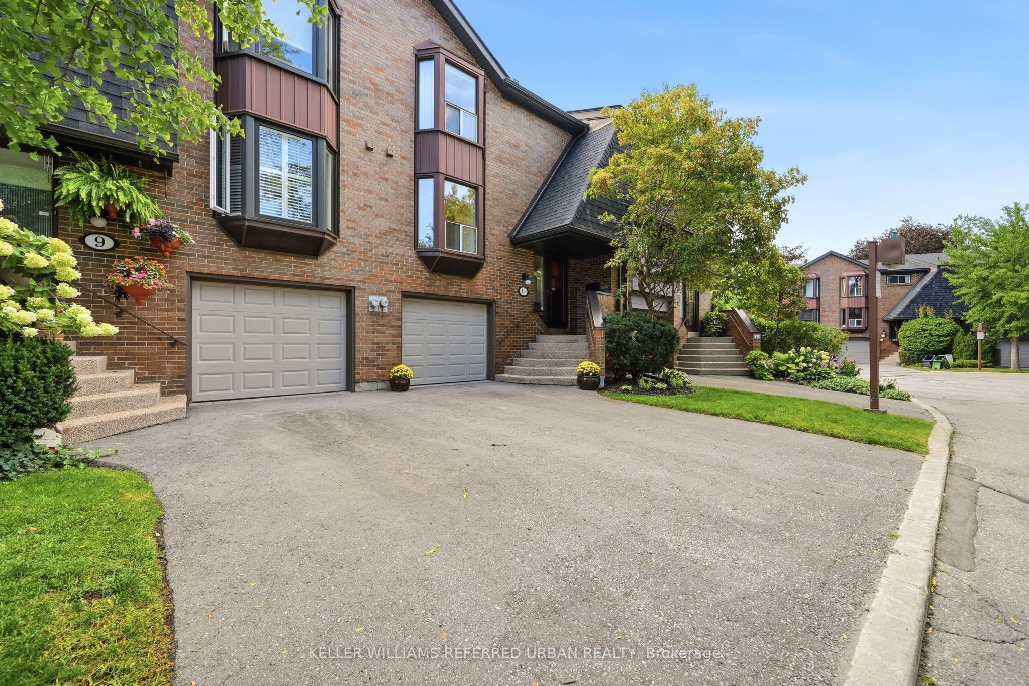 11 Gypsy Roseway, Toronto, ON M2N 5Y8 photo 2