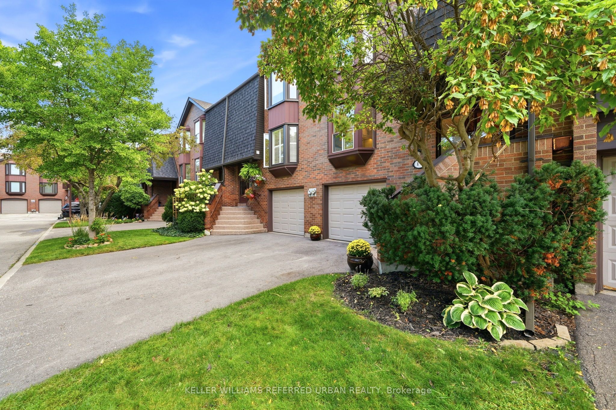 11 Gypsy Roseway, Toronto, ON M2N 5Y8 photo 3