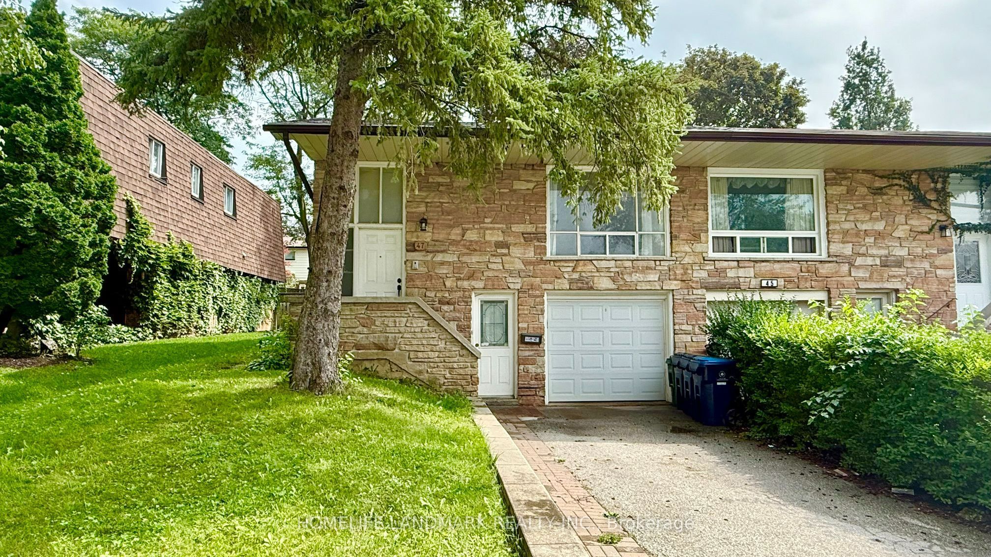 47 Clancy Drive Main Floor, Toronto, ON M2J 2V7 photo 2