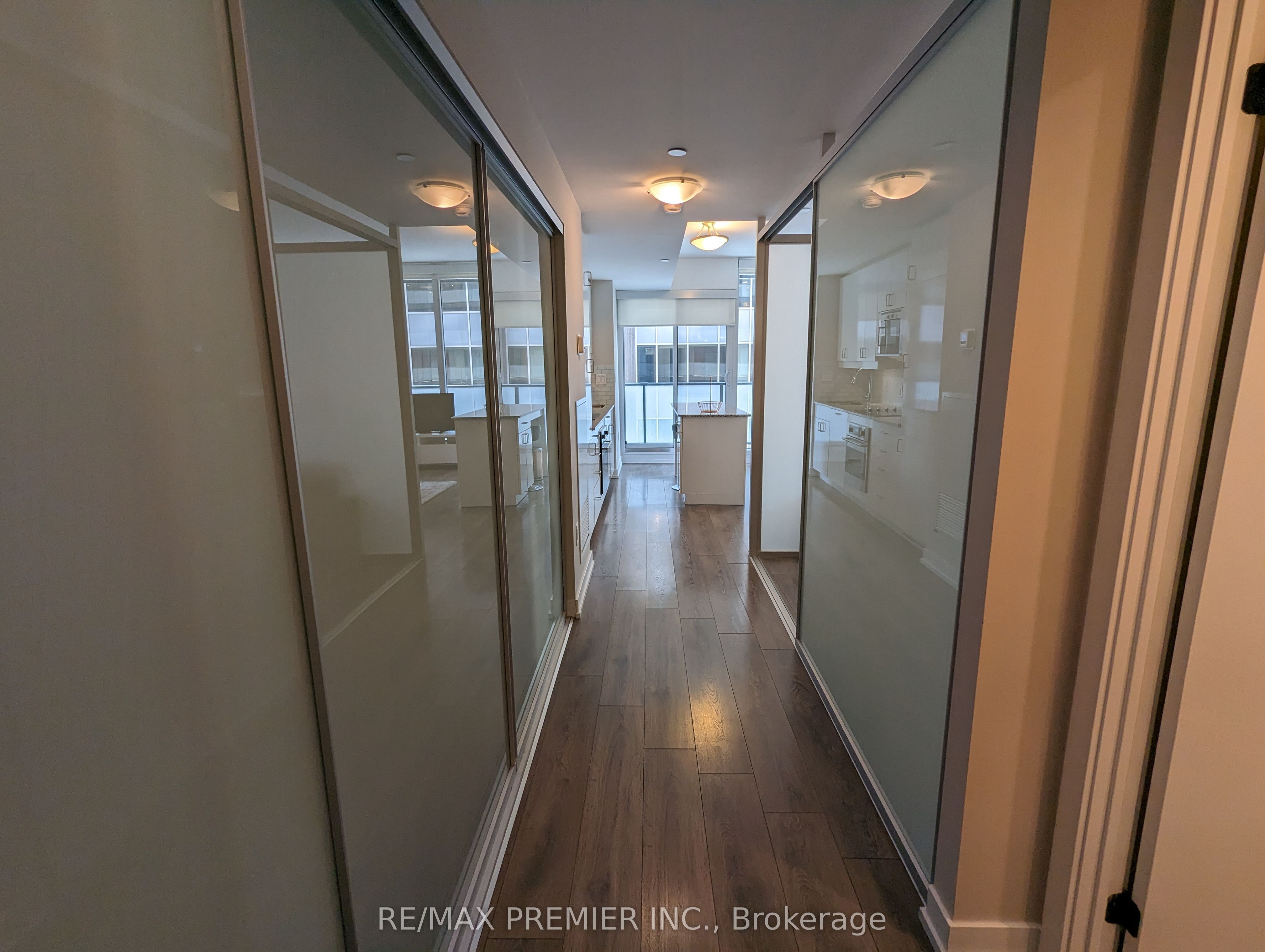 426 University Avenue 1907, Toronto, ON M5G 1S9 photo 3