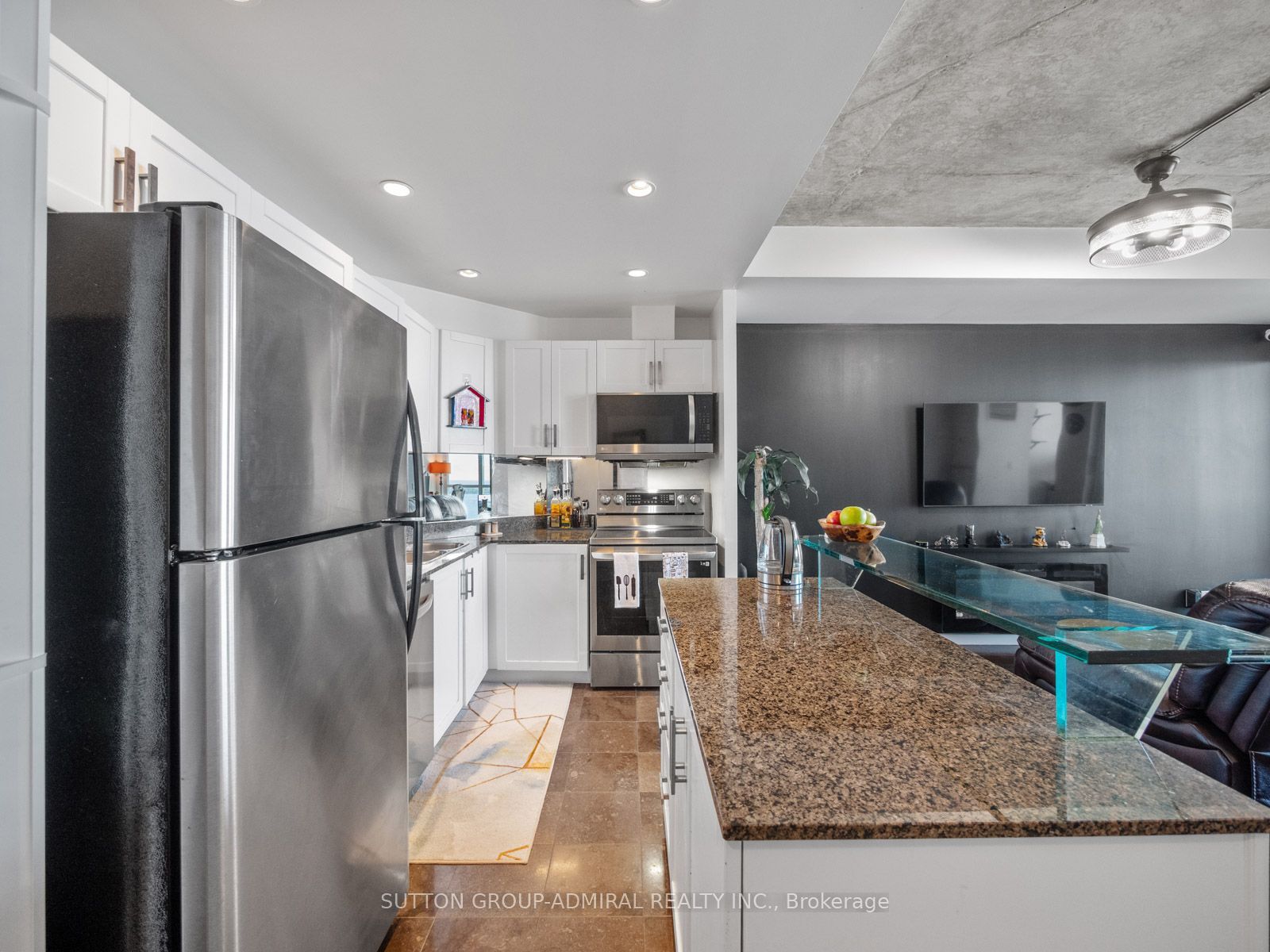 218 Queens Quay Boulevard W 2103, Toronto, ON M5J 2Y6 photo 2