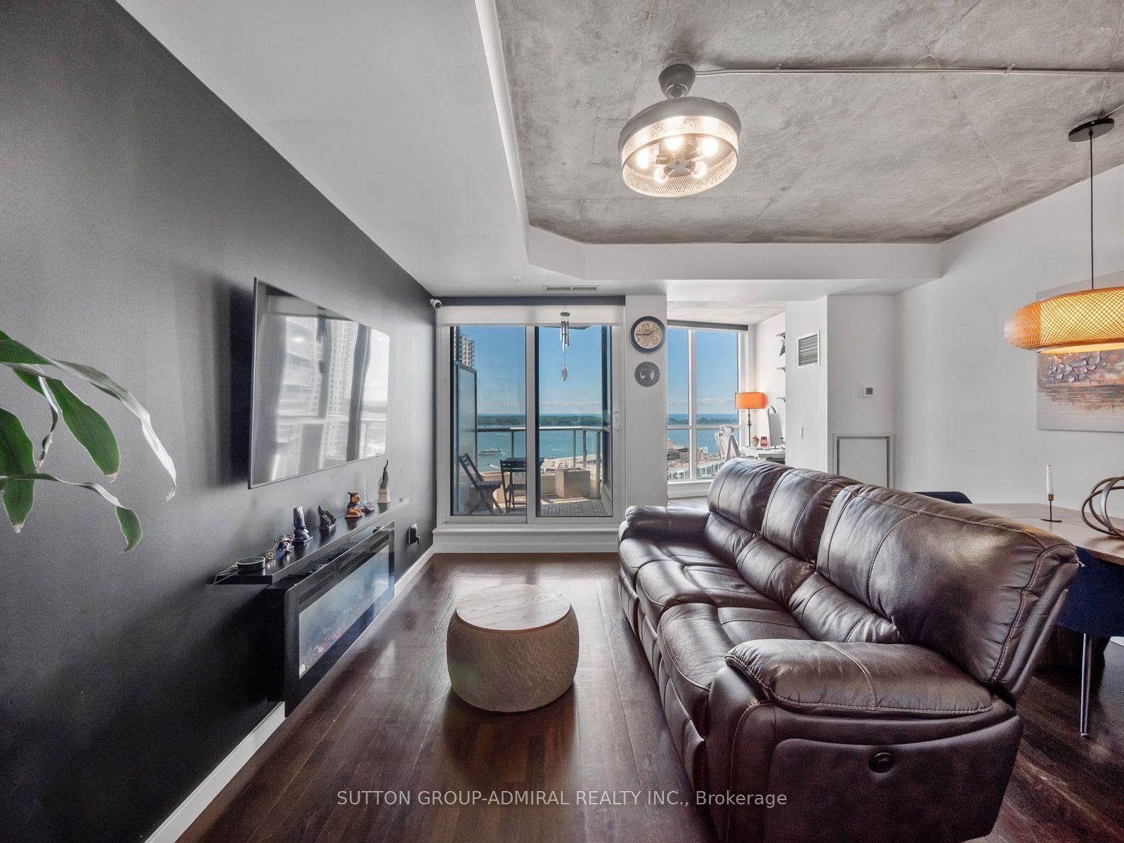 218 Queens Quay Boulevard W 2103, Toronto, ON M5J 2Y6 photo 5